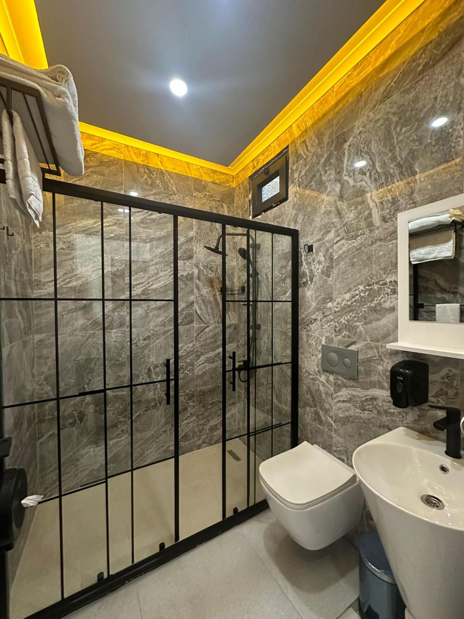 Suite with Terrace - Photo 6
