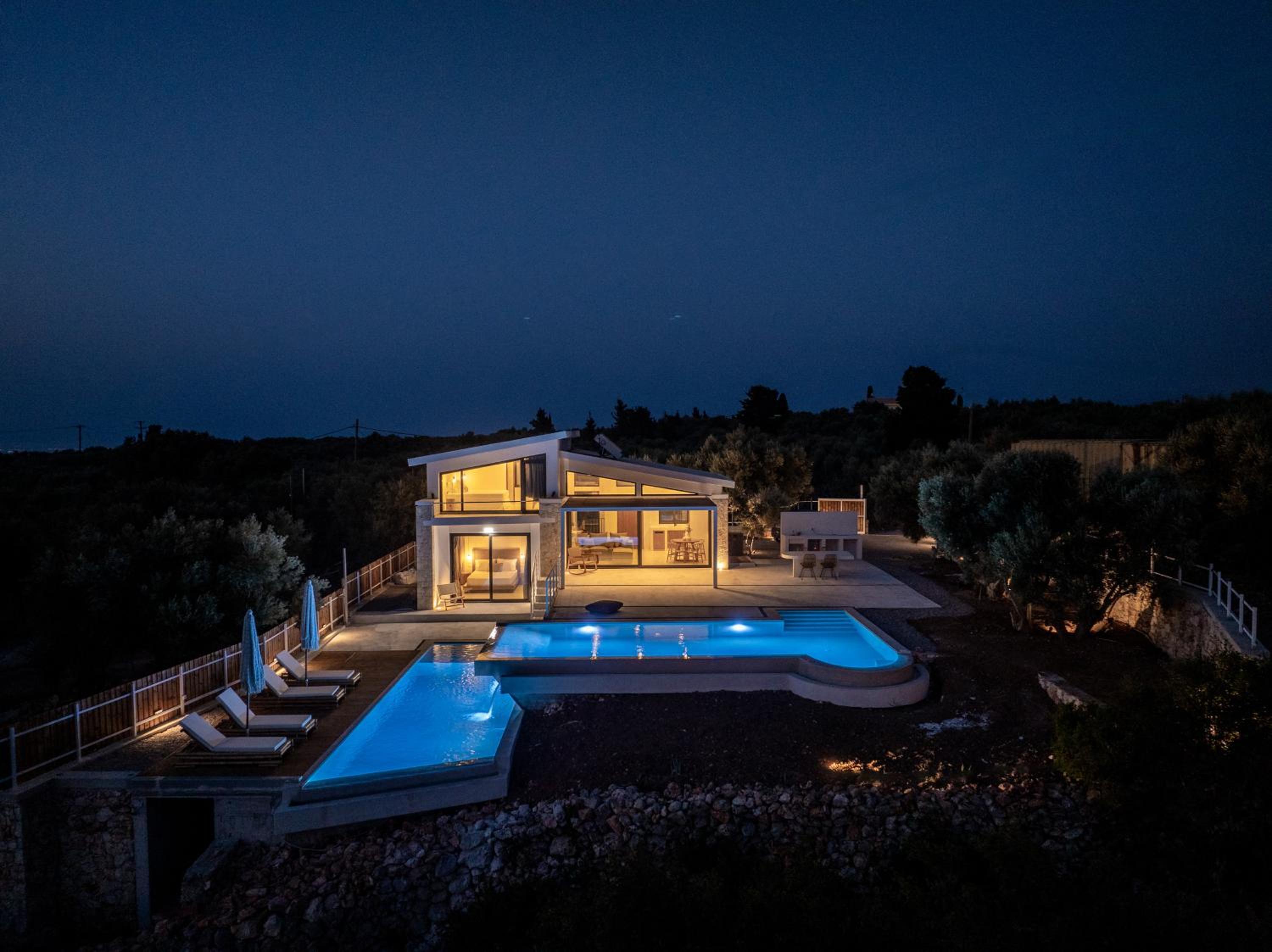 Villa with Private Pool photo 3