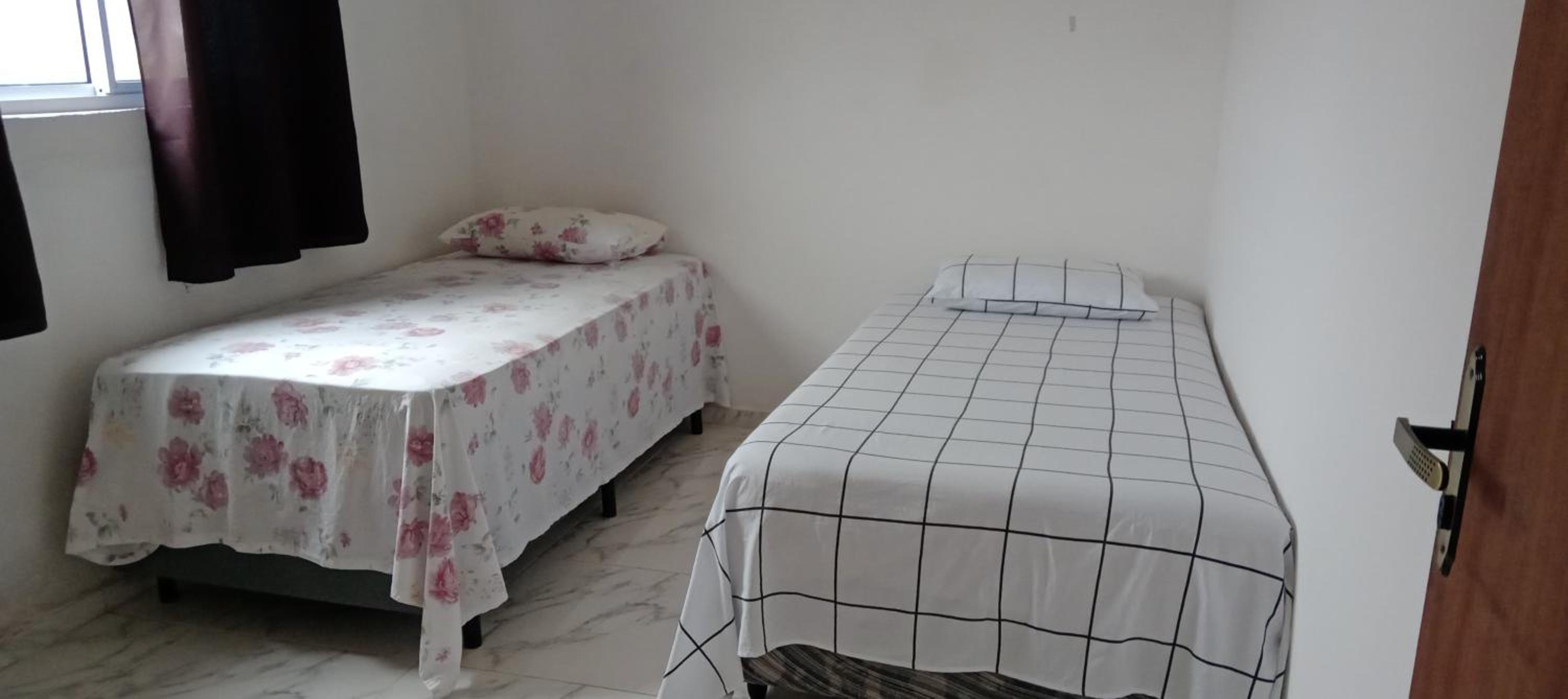 Five-Bedroom House photo 1