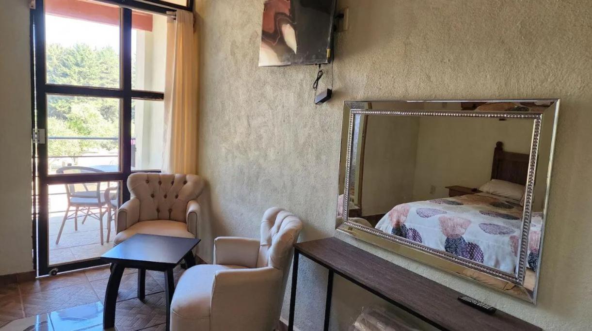 King Room with Balcony photo 1