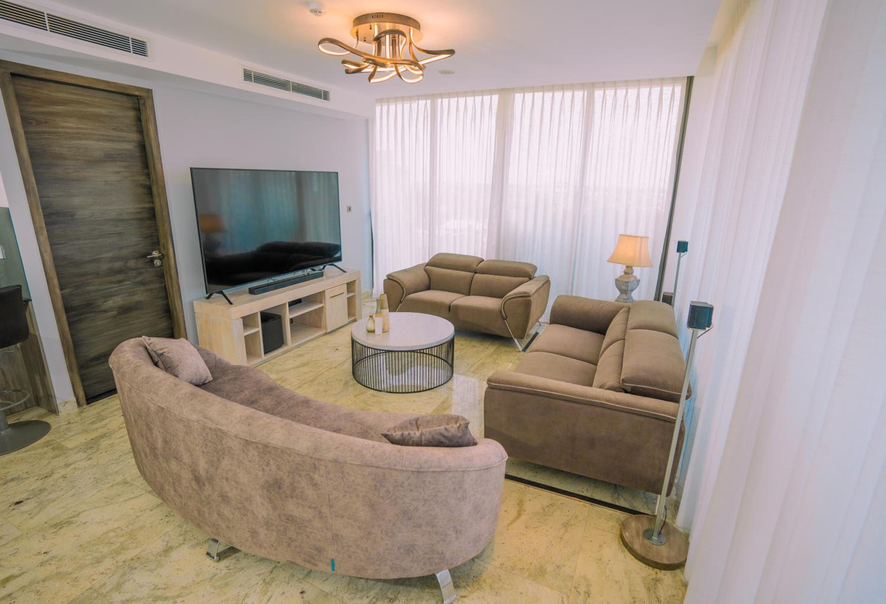Two-Bedroom Deluxe Apartment with Balcony photo 1