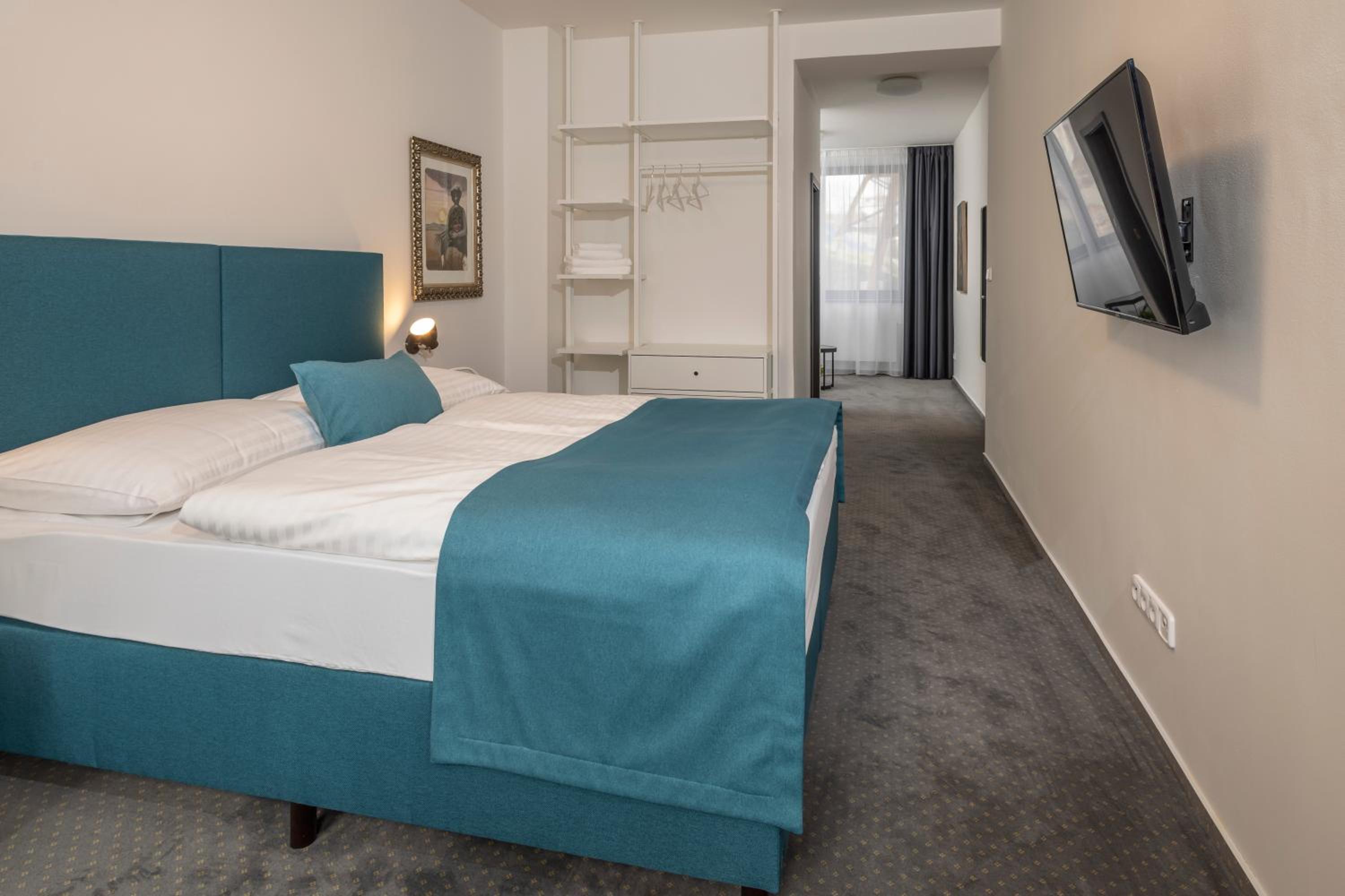 Large Double Room