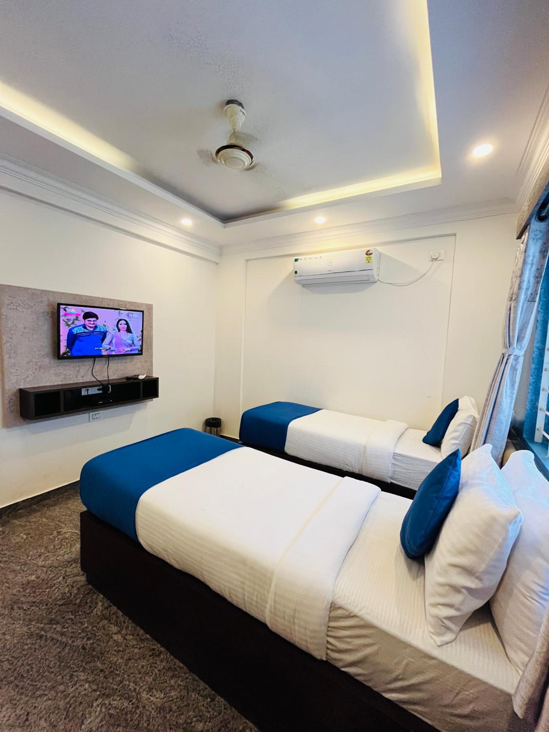 Budget Twin Room - Photo 18