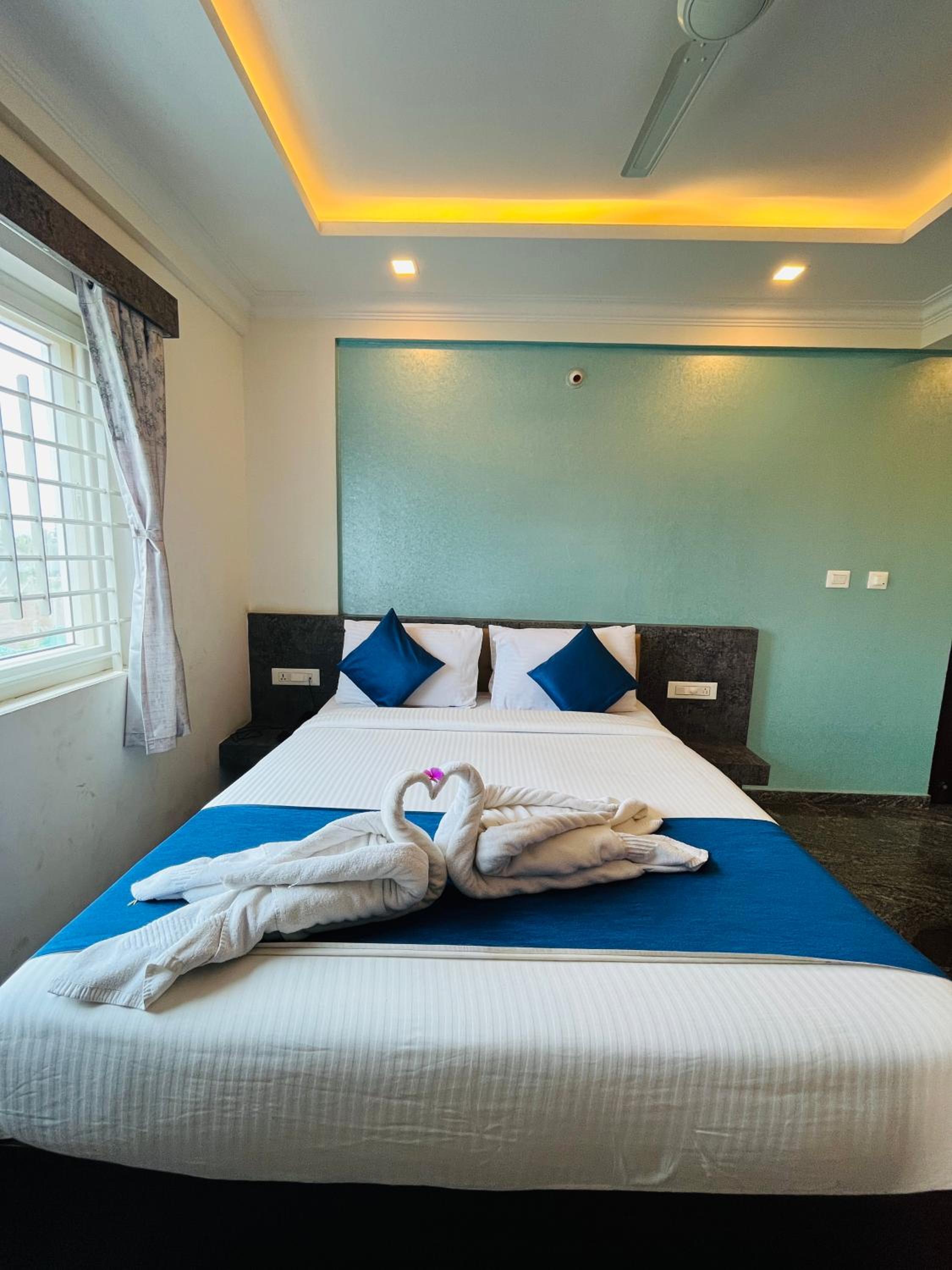 Budget Double Room - Photo 18