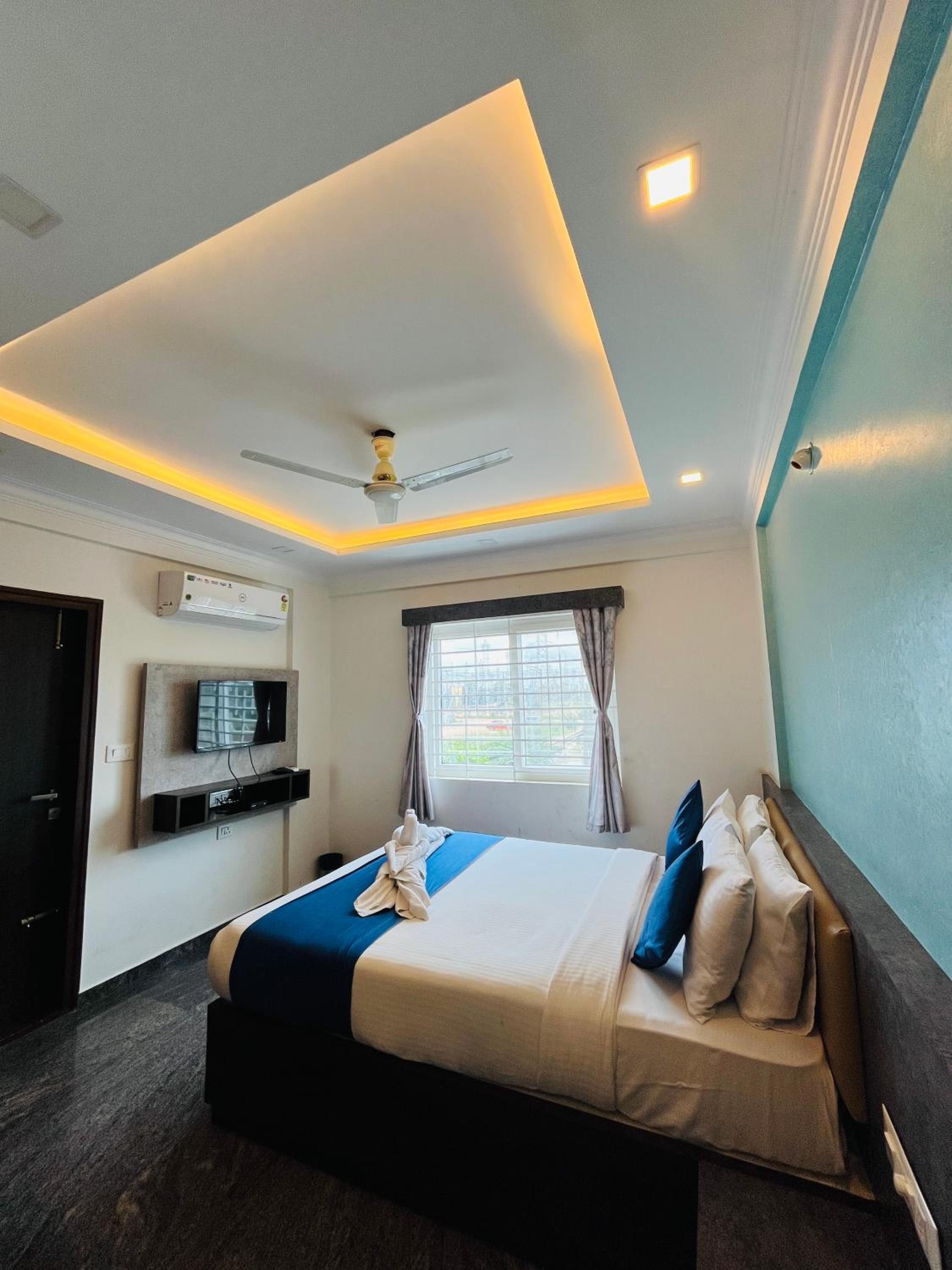Budget Double Room - Photo 15