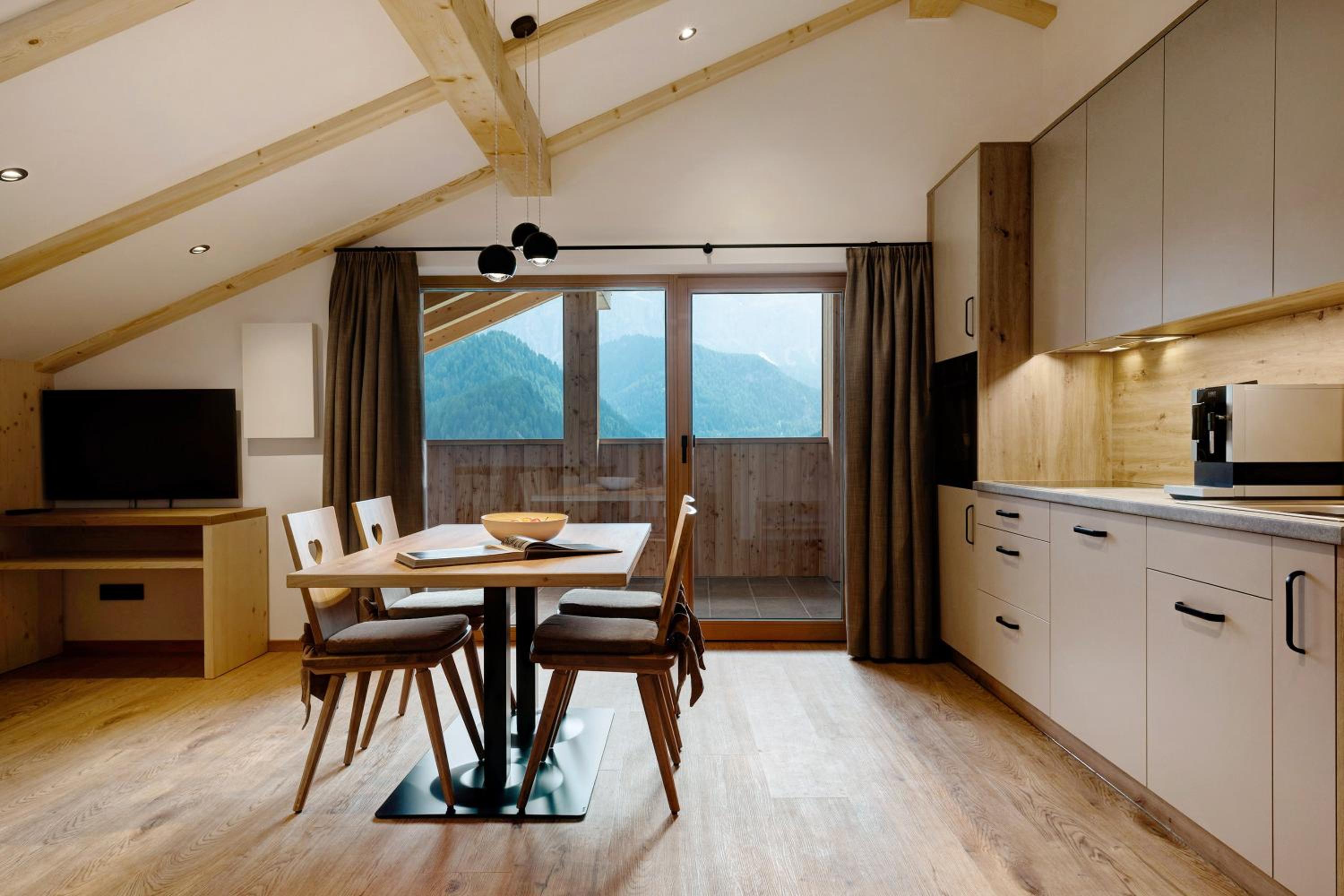 Superior One-Bedroom Apartment with Balcony