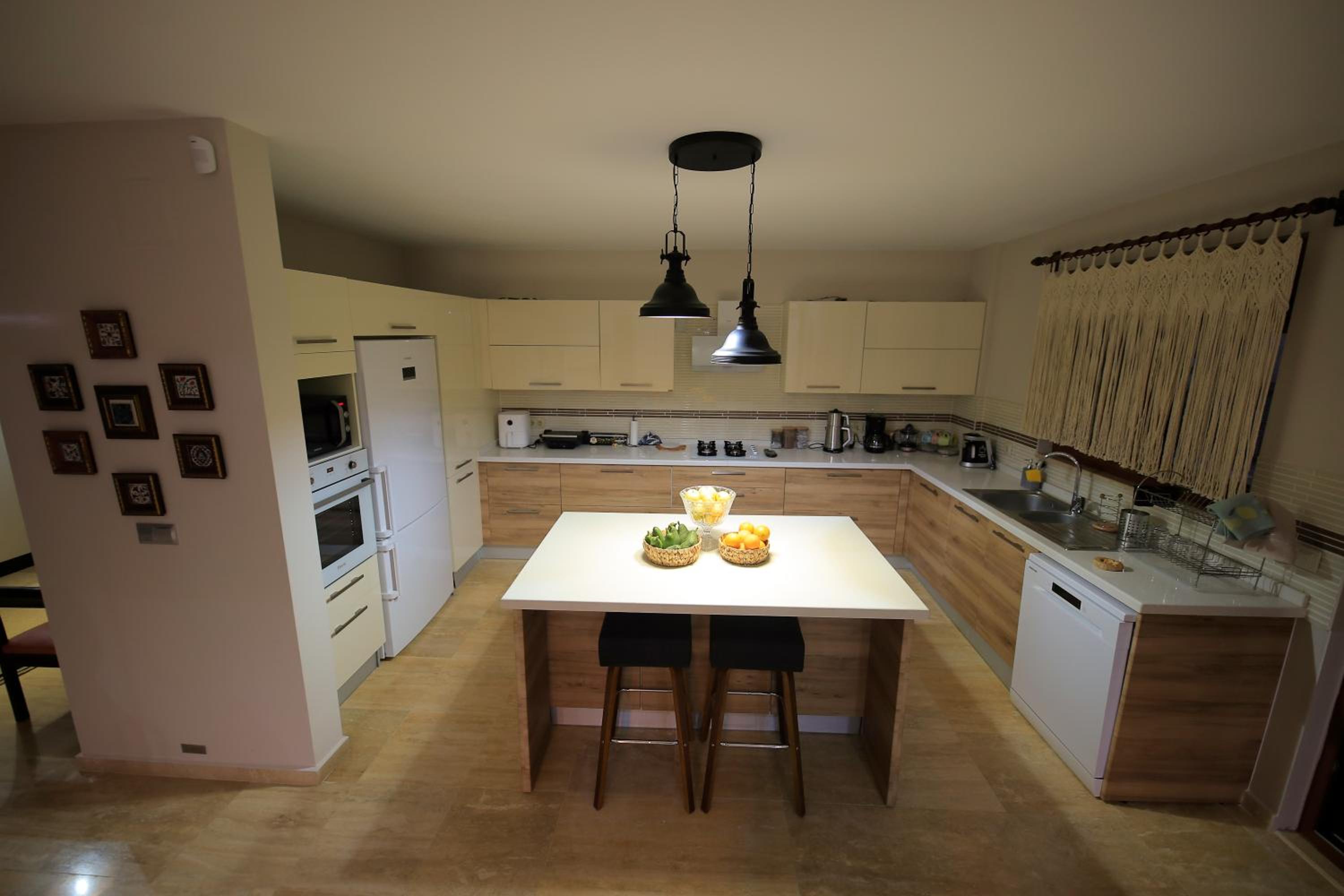 Villa photo 2