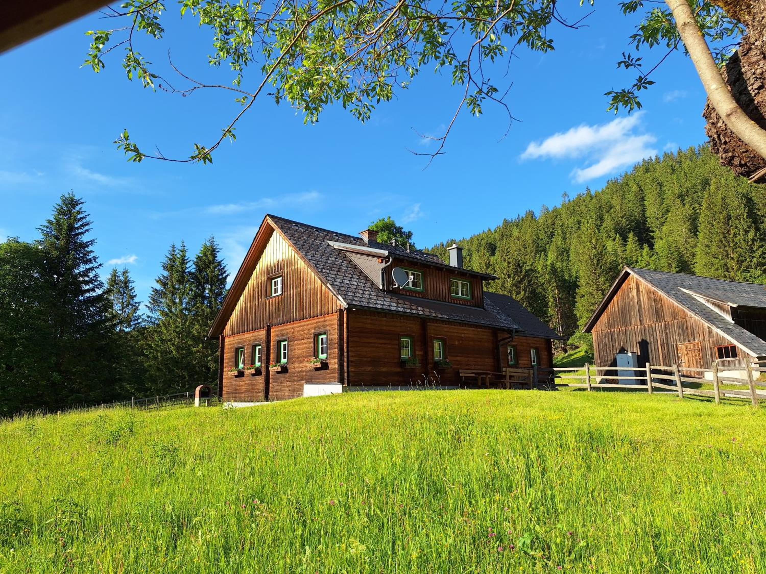 Three-Bedroom House photo 2