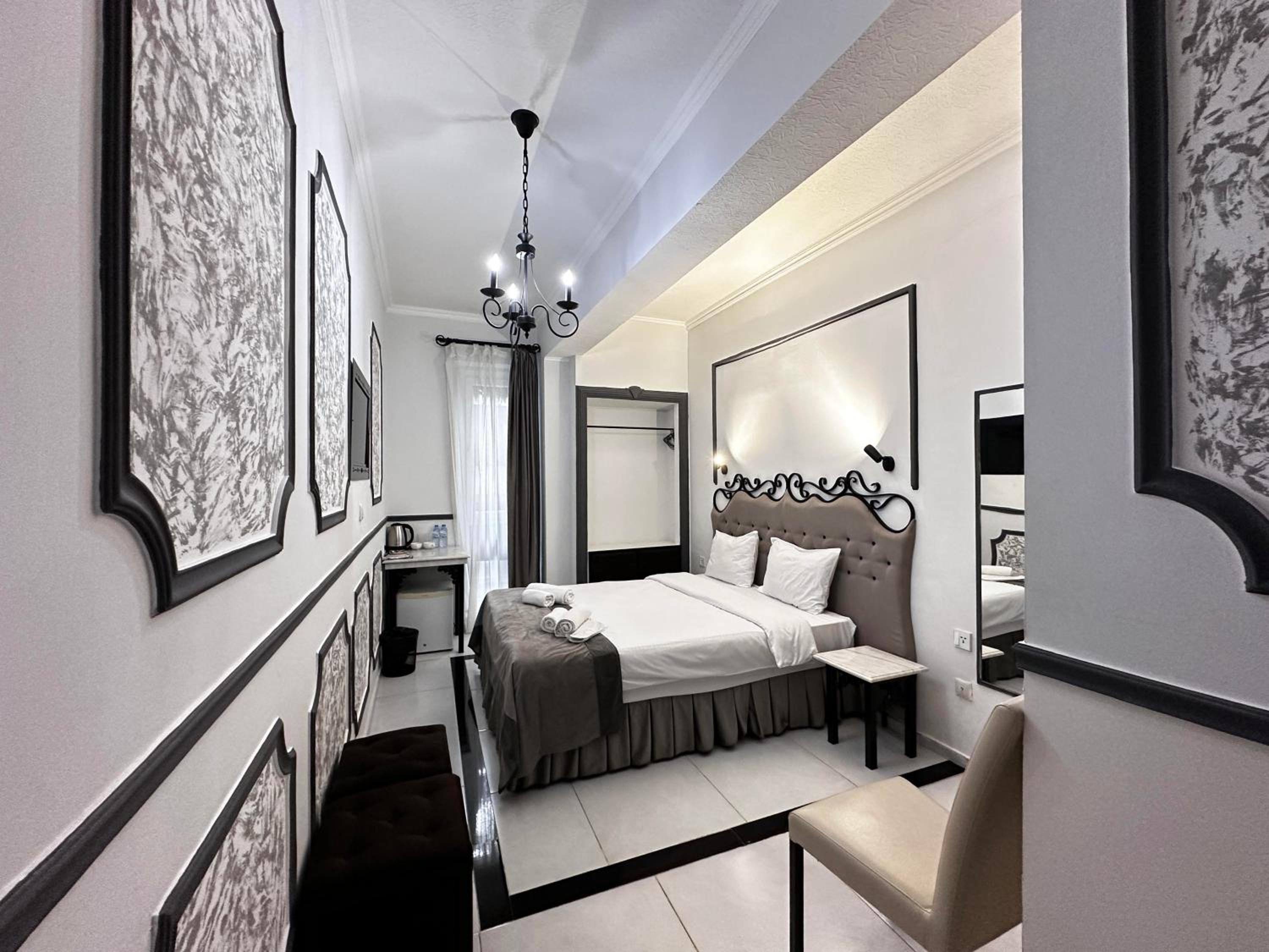 Budget Double Room photo 3
