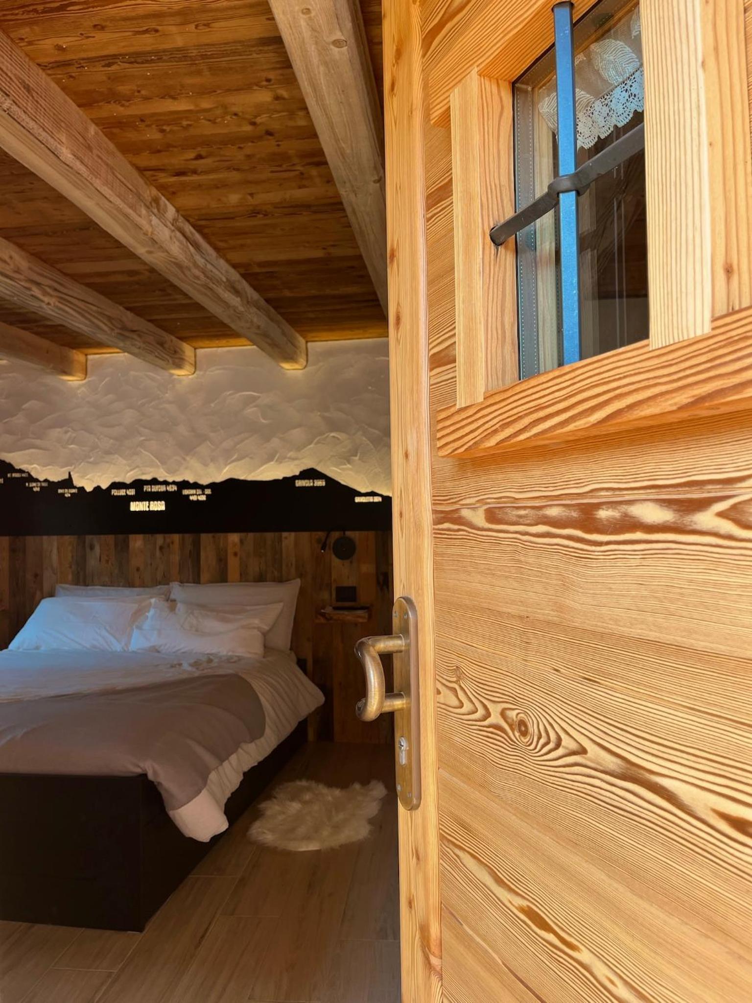 Deluxe Double Room with Extra Bed