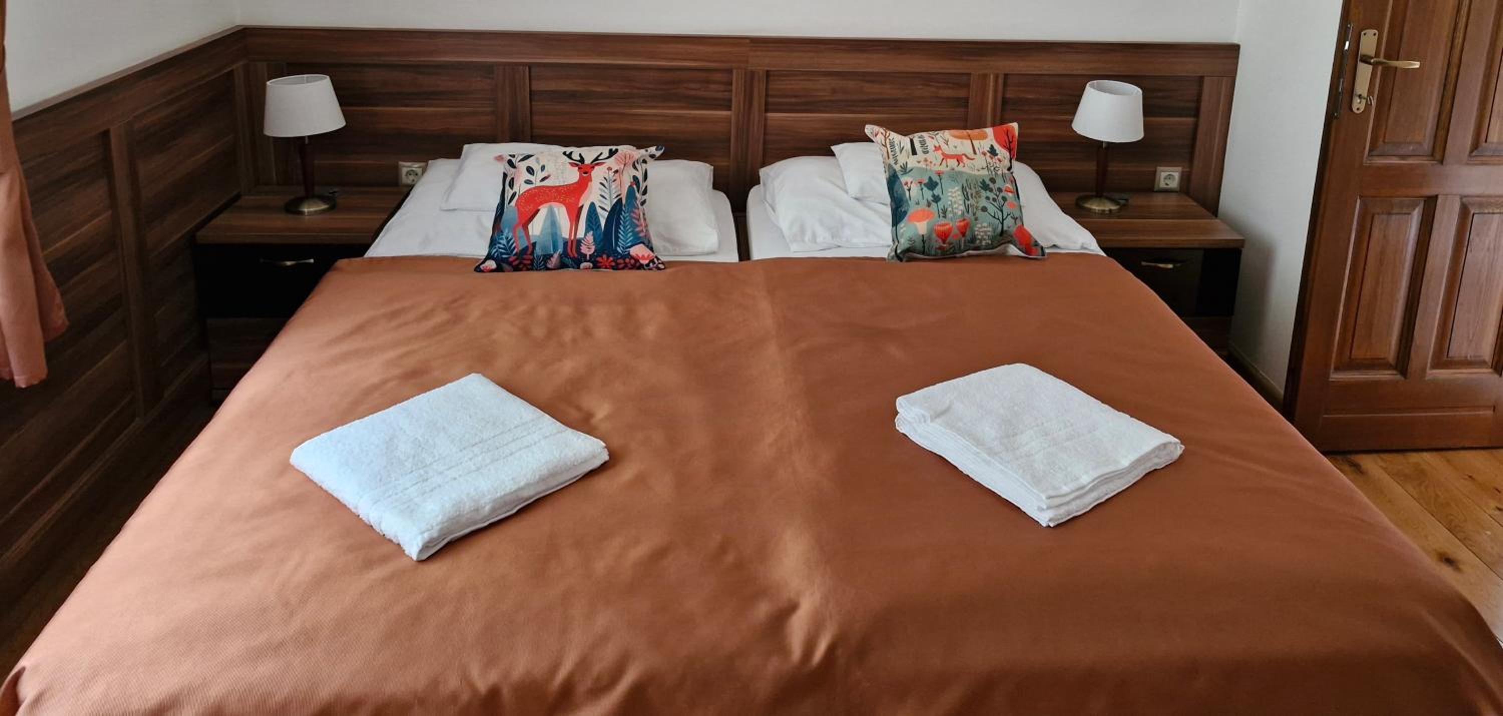 Deluxe Room (2 Adults + 1 Child) photo 1