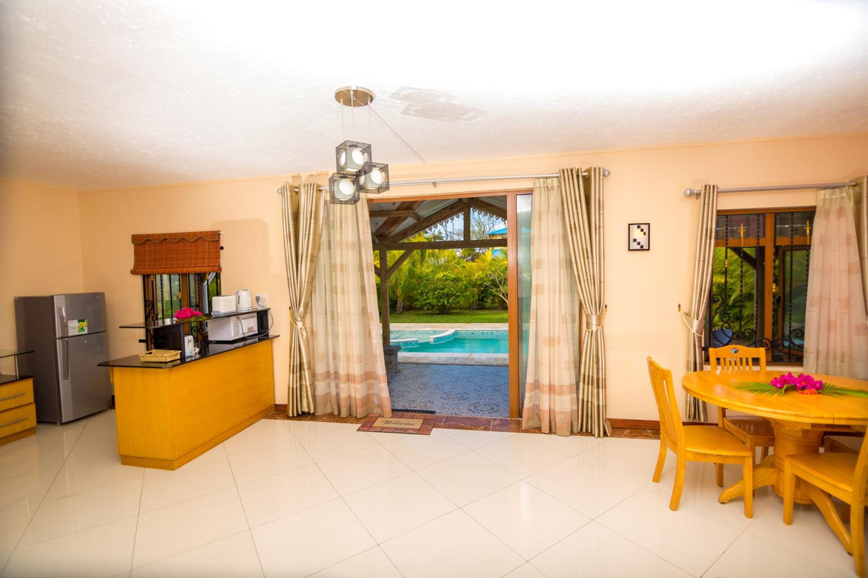 Villa (5 Adults)