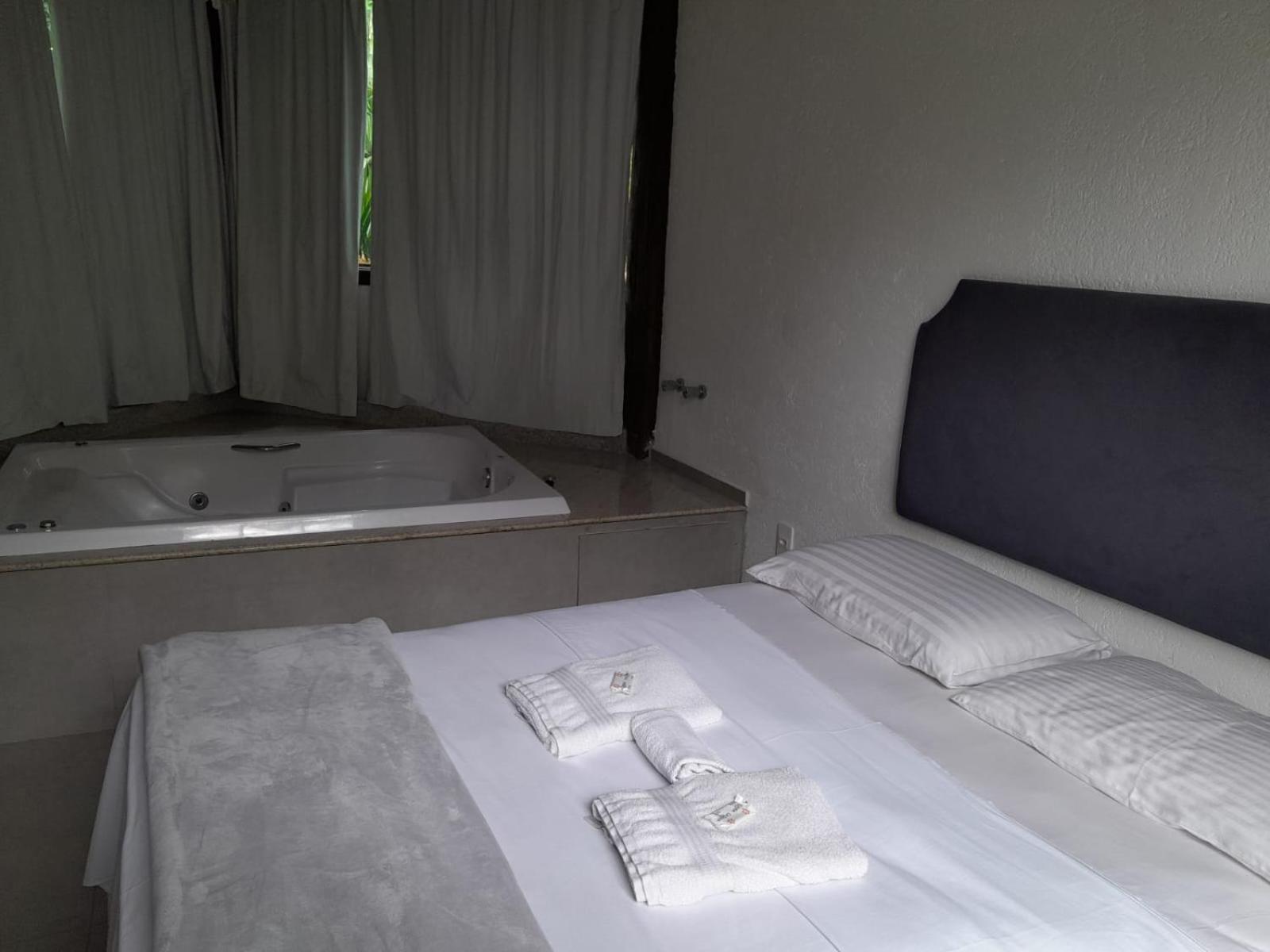 Deluxe Suite with Spa Bath