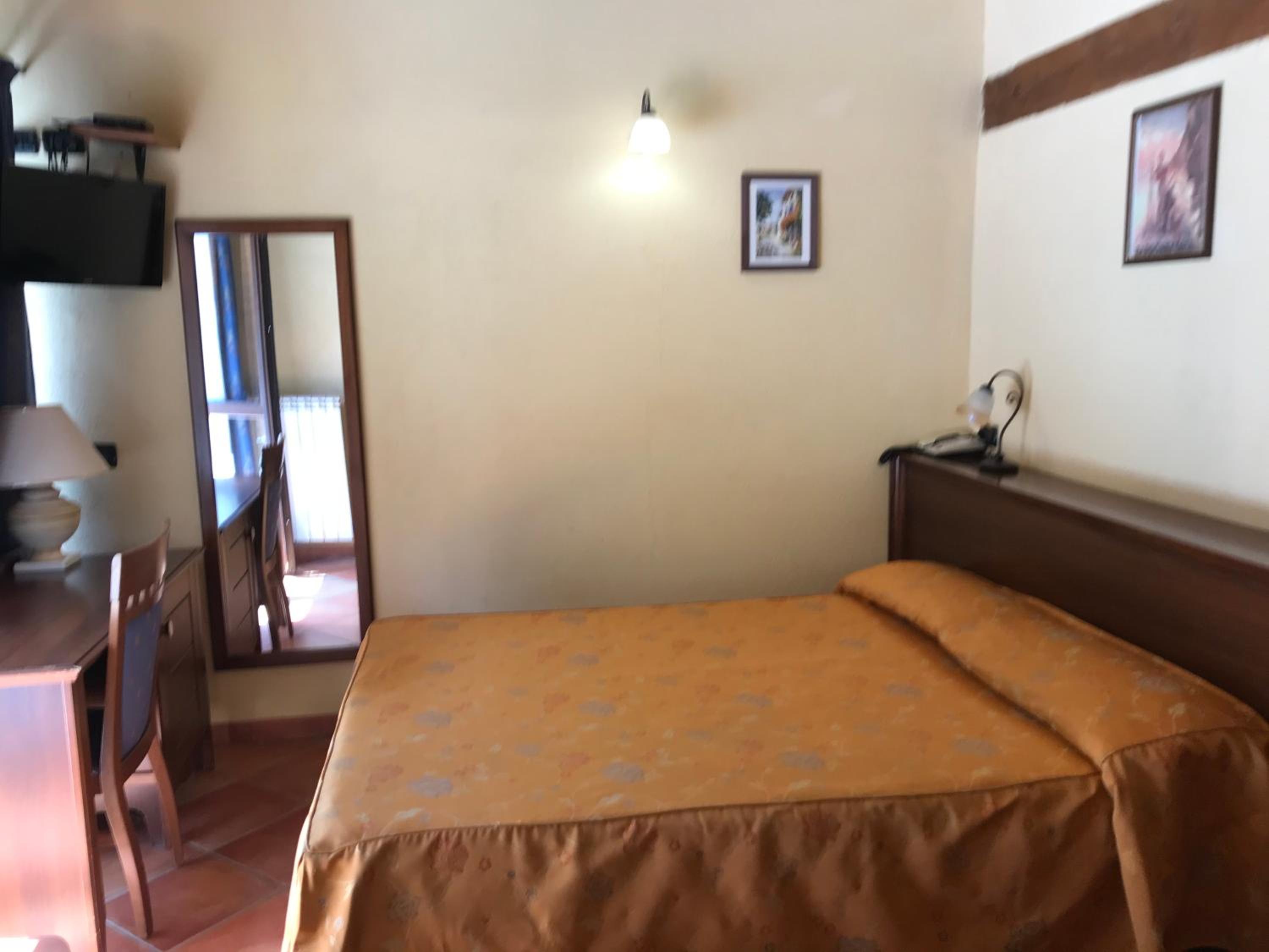 Double or Twin Room photo 2