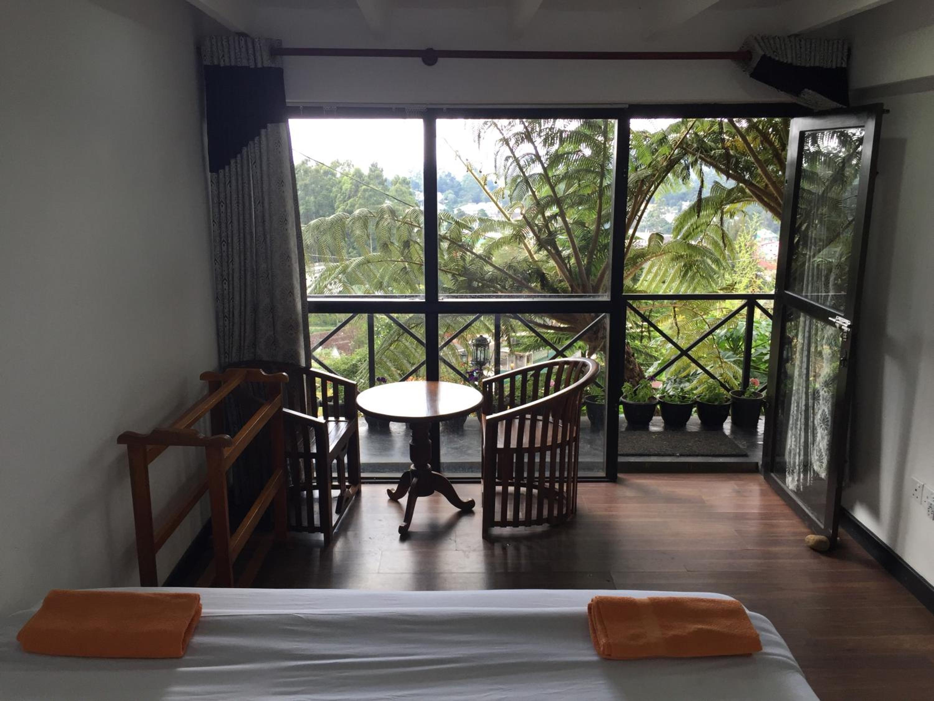 Superior Double Room with Balcony and Mountain View photo 2