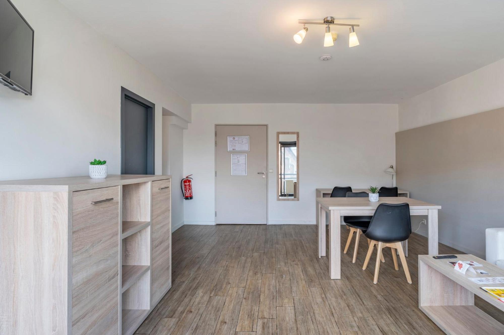 Executive One Bedroom Apartment with daily cleaning photo 2
