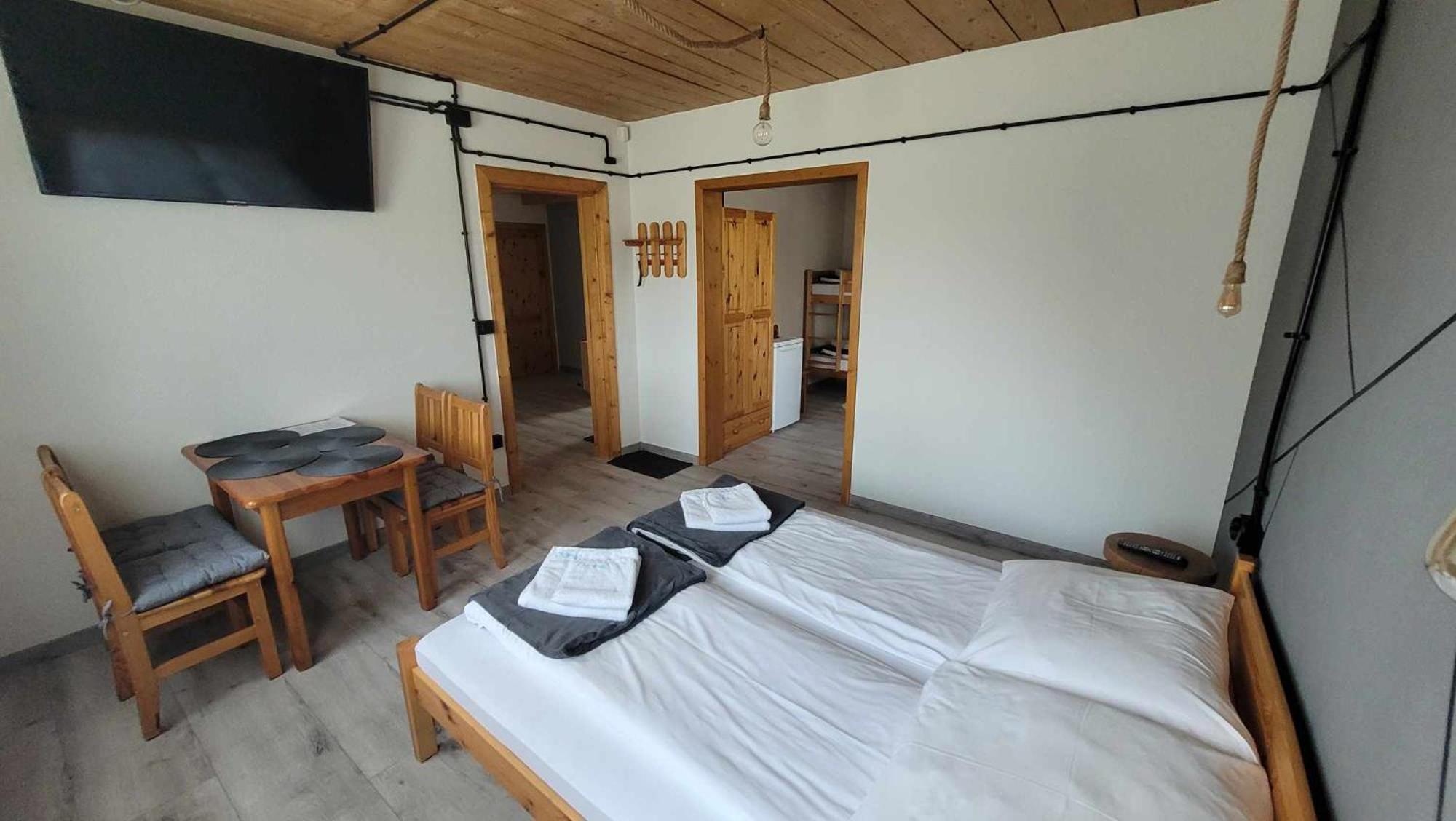 Two-Bedroom Apartment with Mountain View photo 3