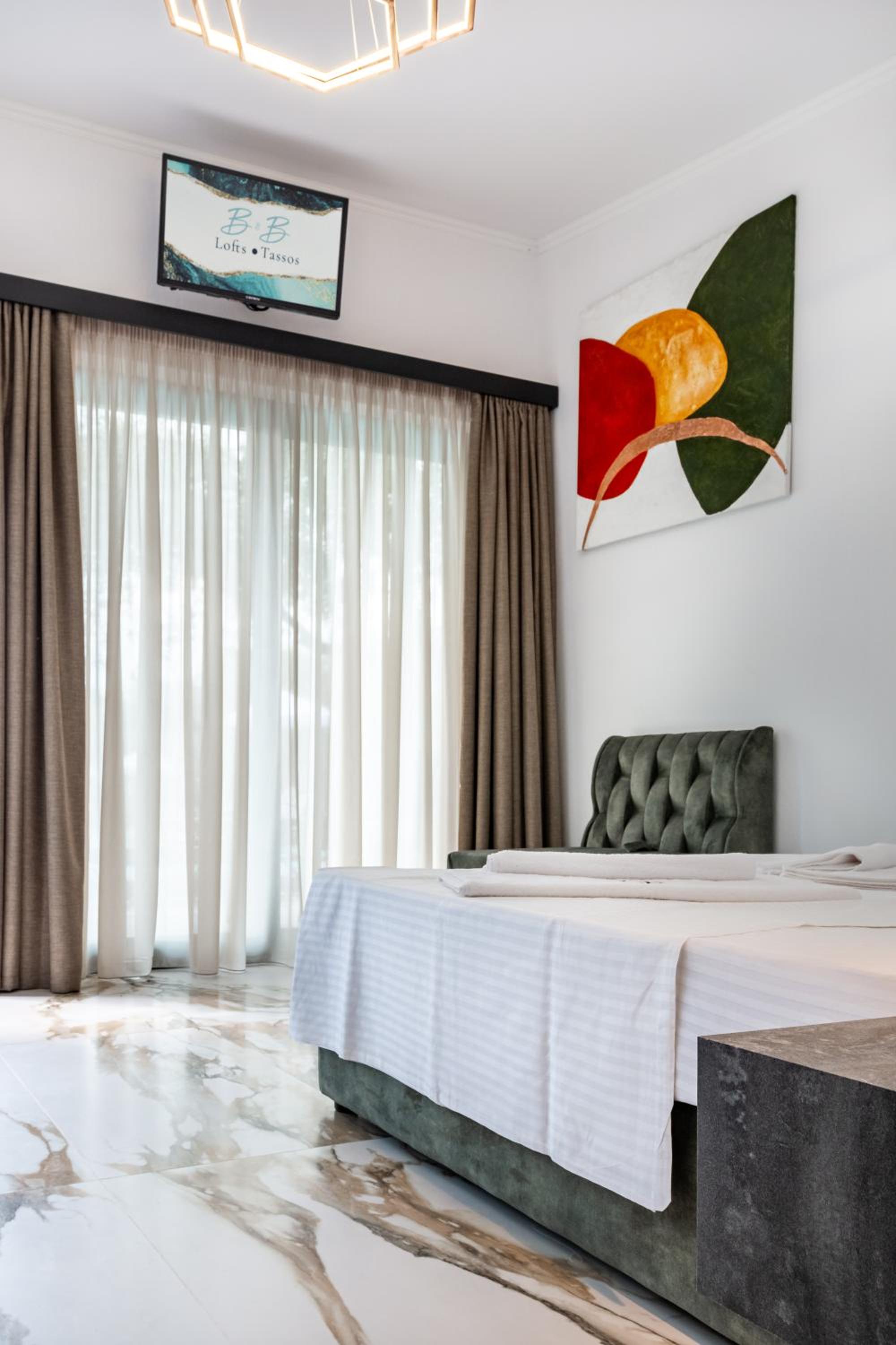 Deluxe Double Room with Pool View photo 2