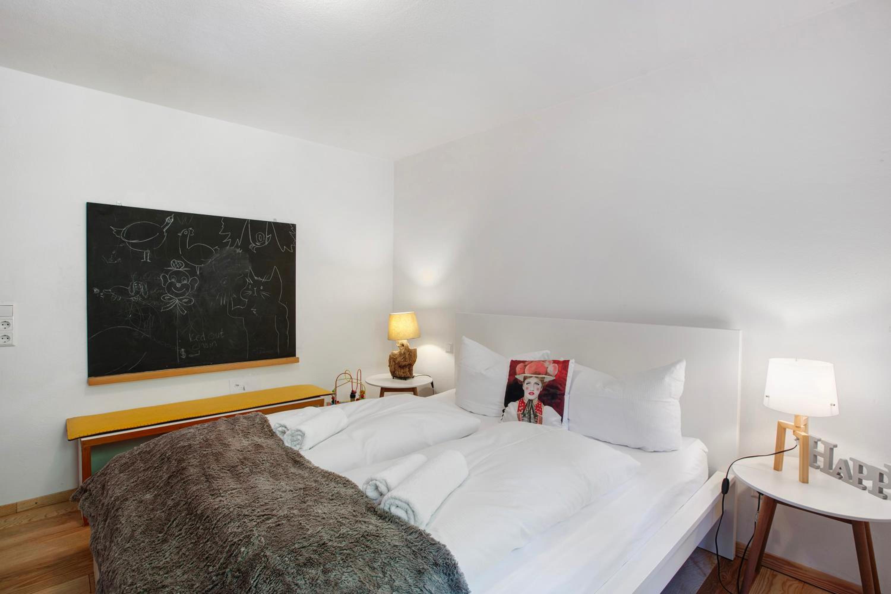 Two-Bedroom Deluxe Apartment with Garden View photo 2