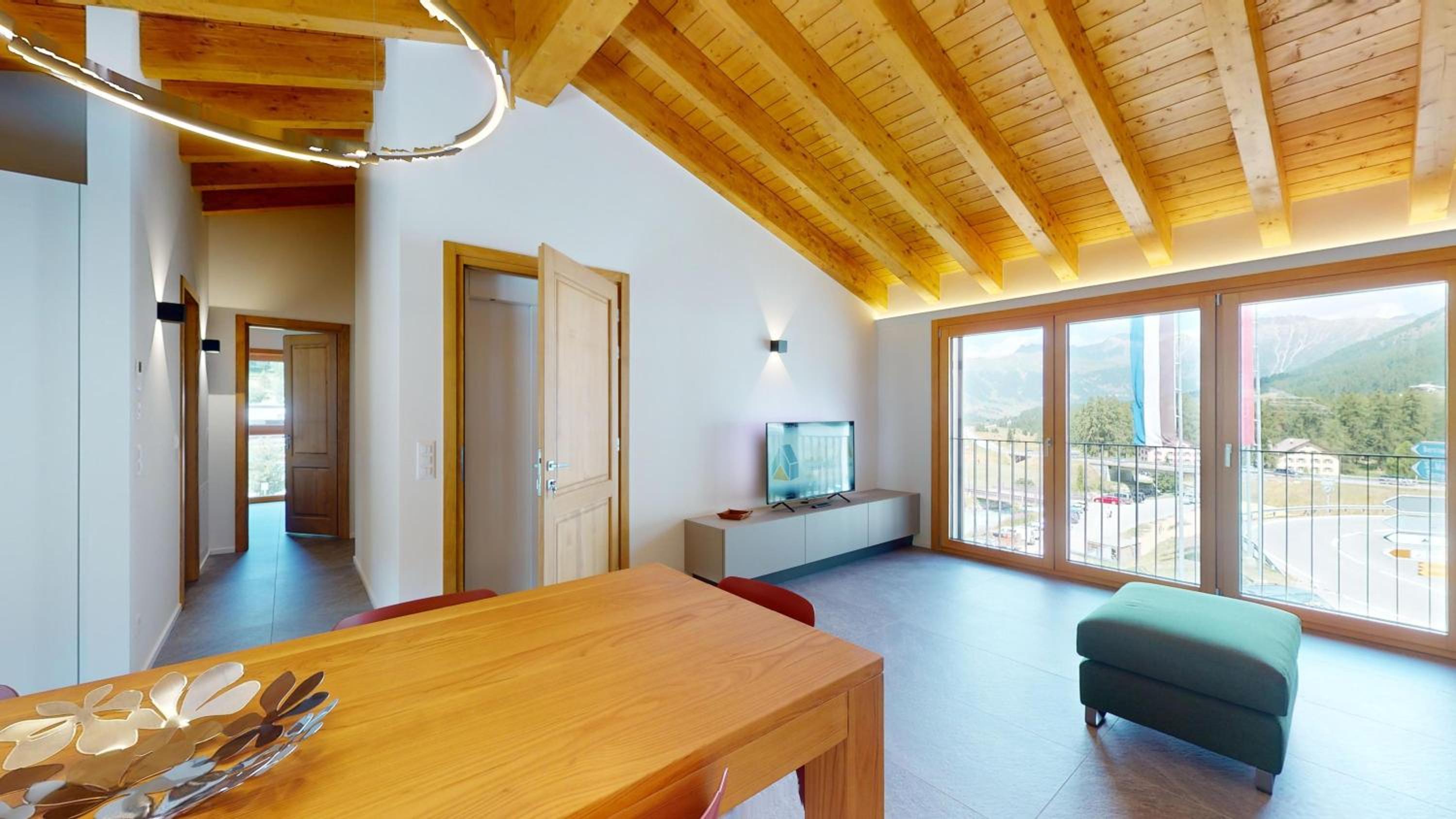Apartment with Mountain View photo 2