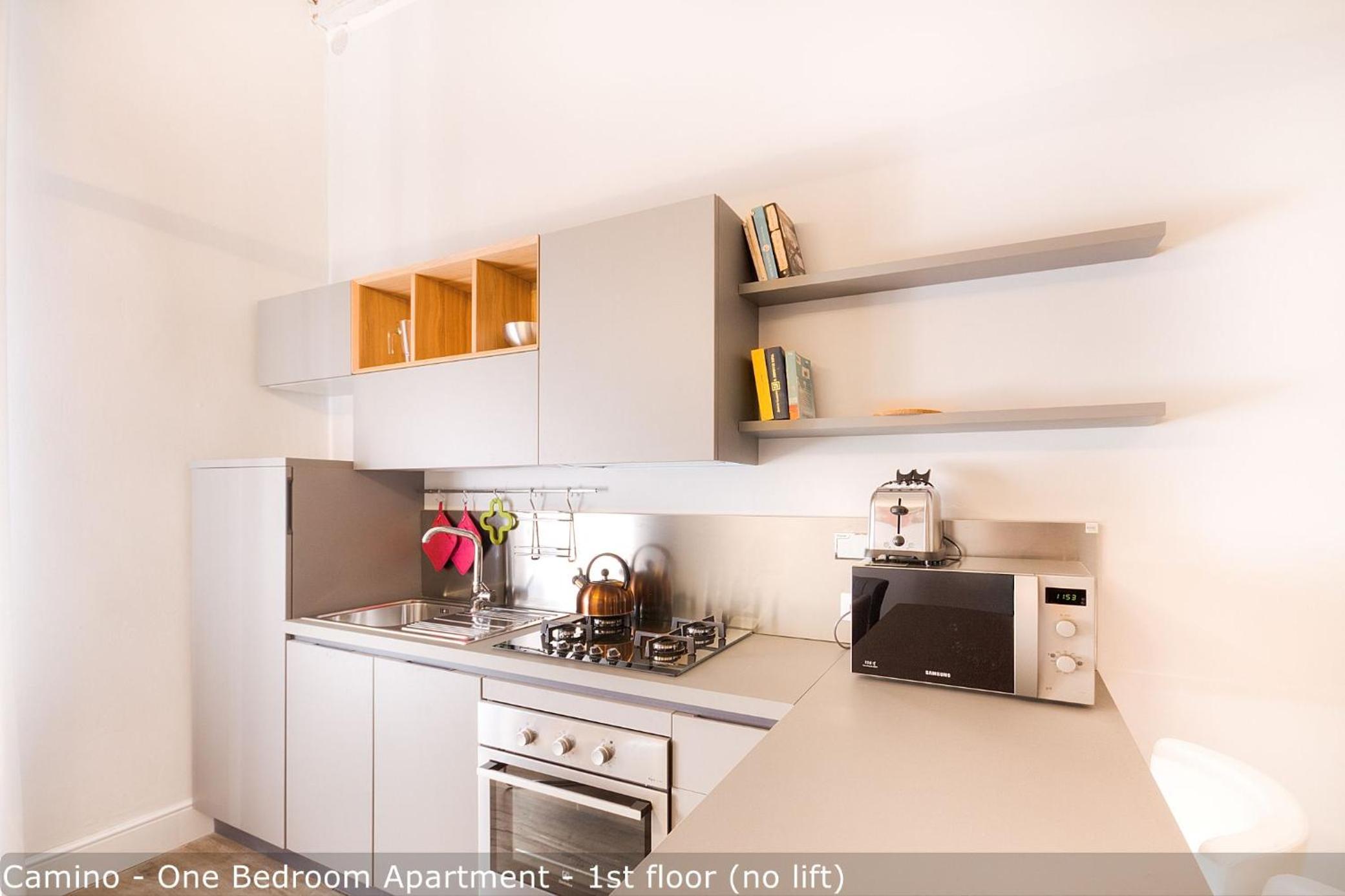 One-Bedroom Apartment photo 2