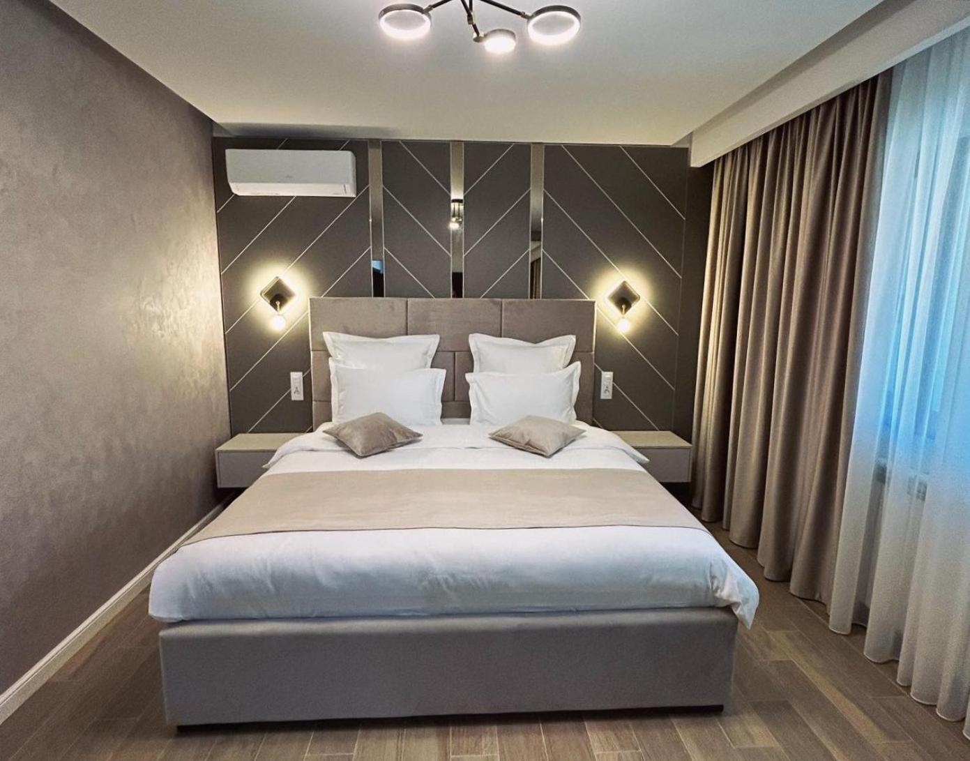 One-Bedroom Apartment with Balcony