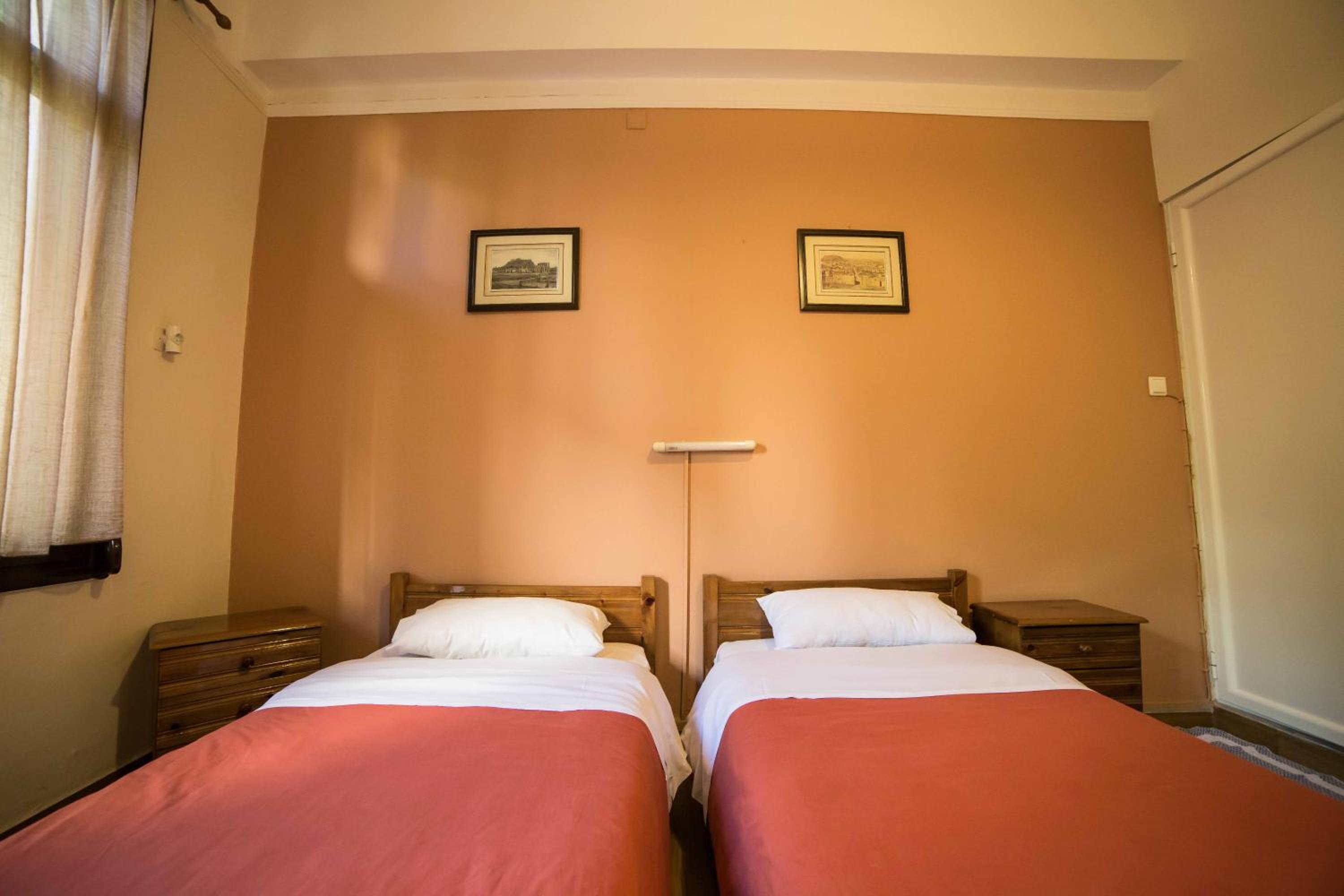 Double or Twin Room thumbnail 6