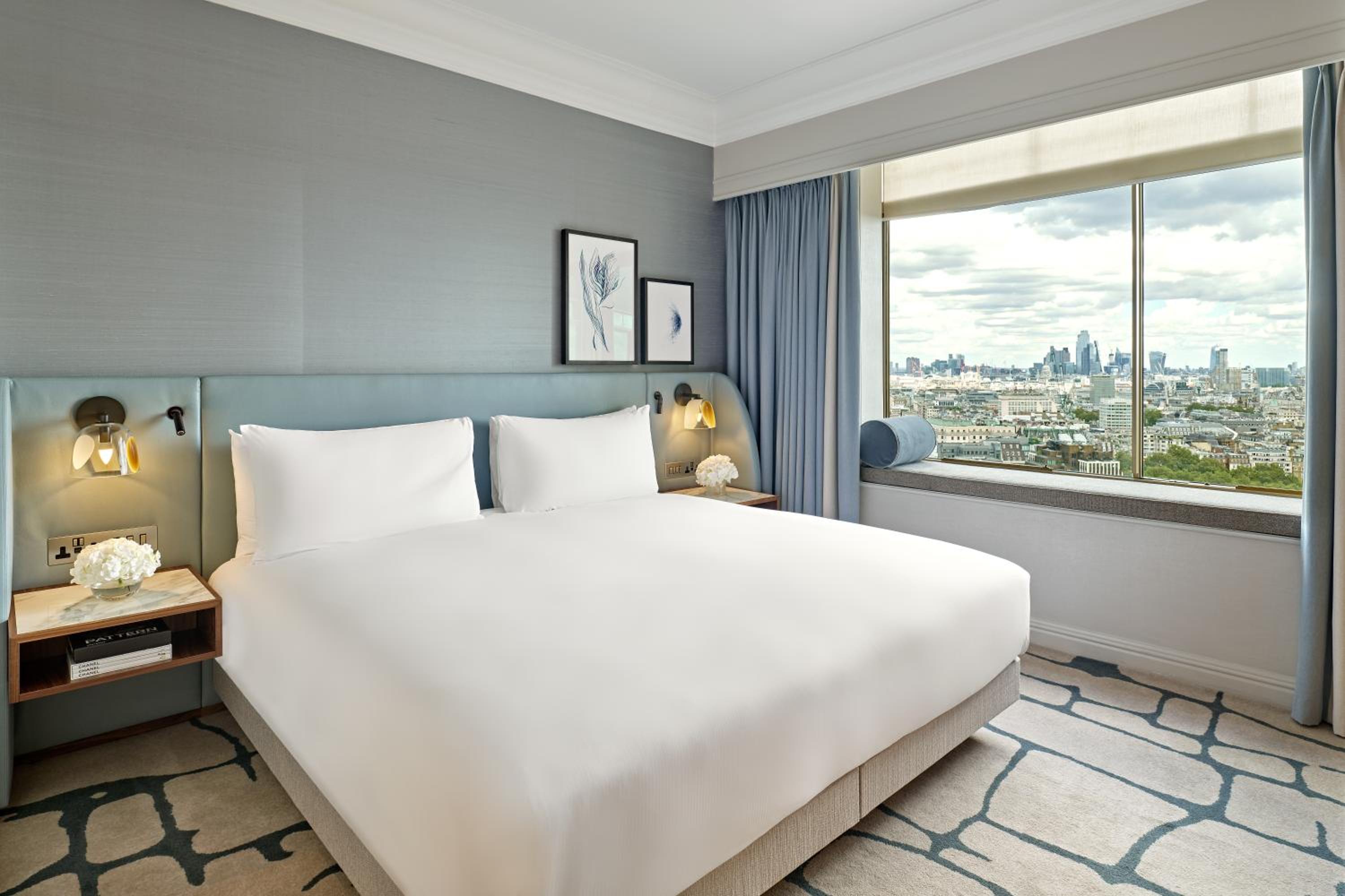 Executive Mayfair Suite With Lounge Access