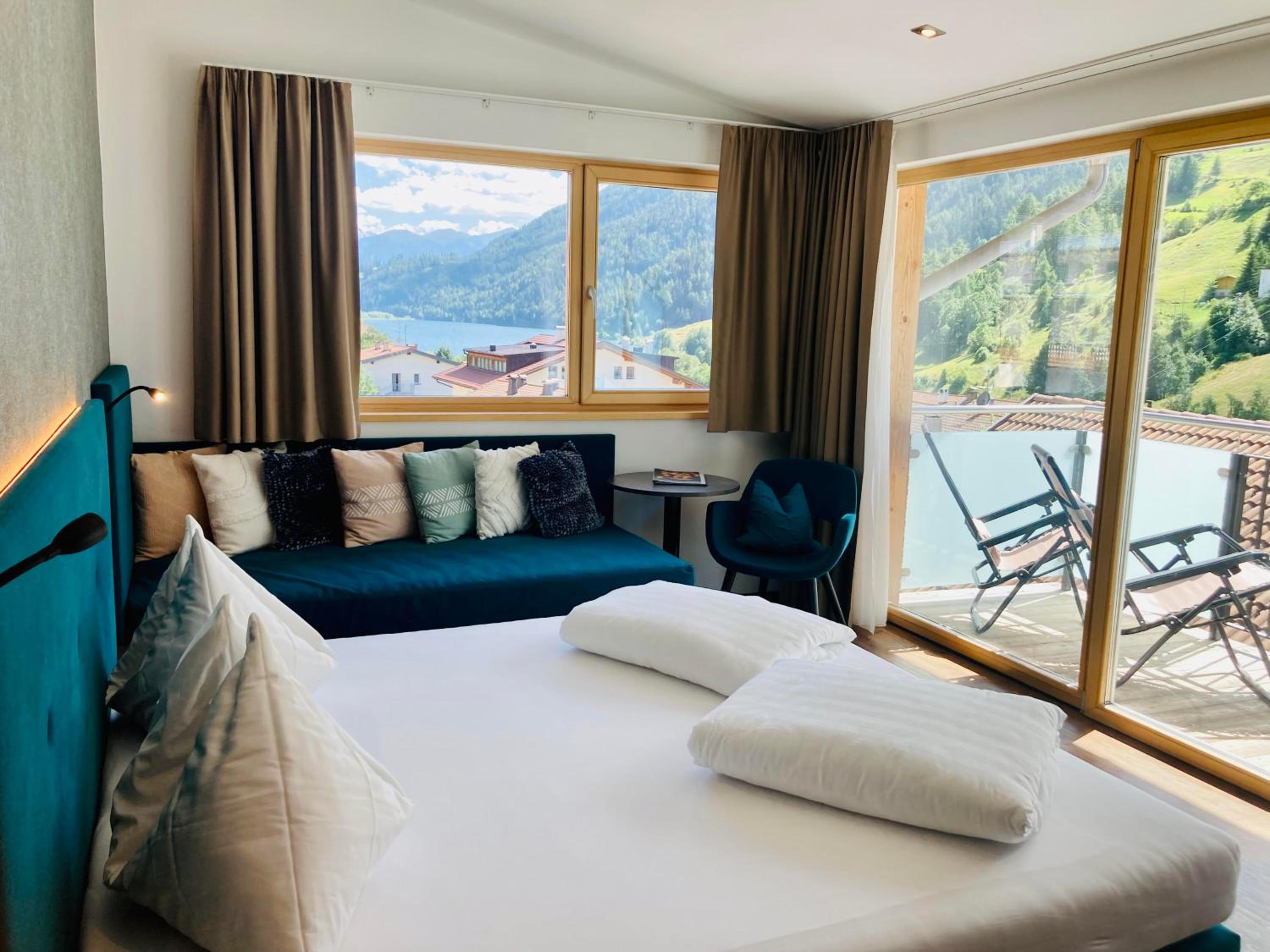 Double Room with Mountain View - Photo 1