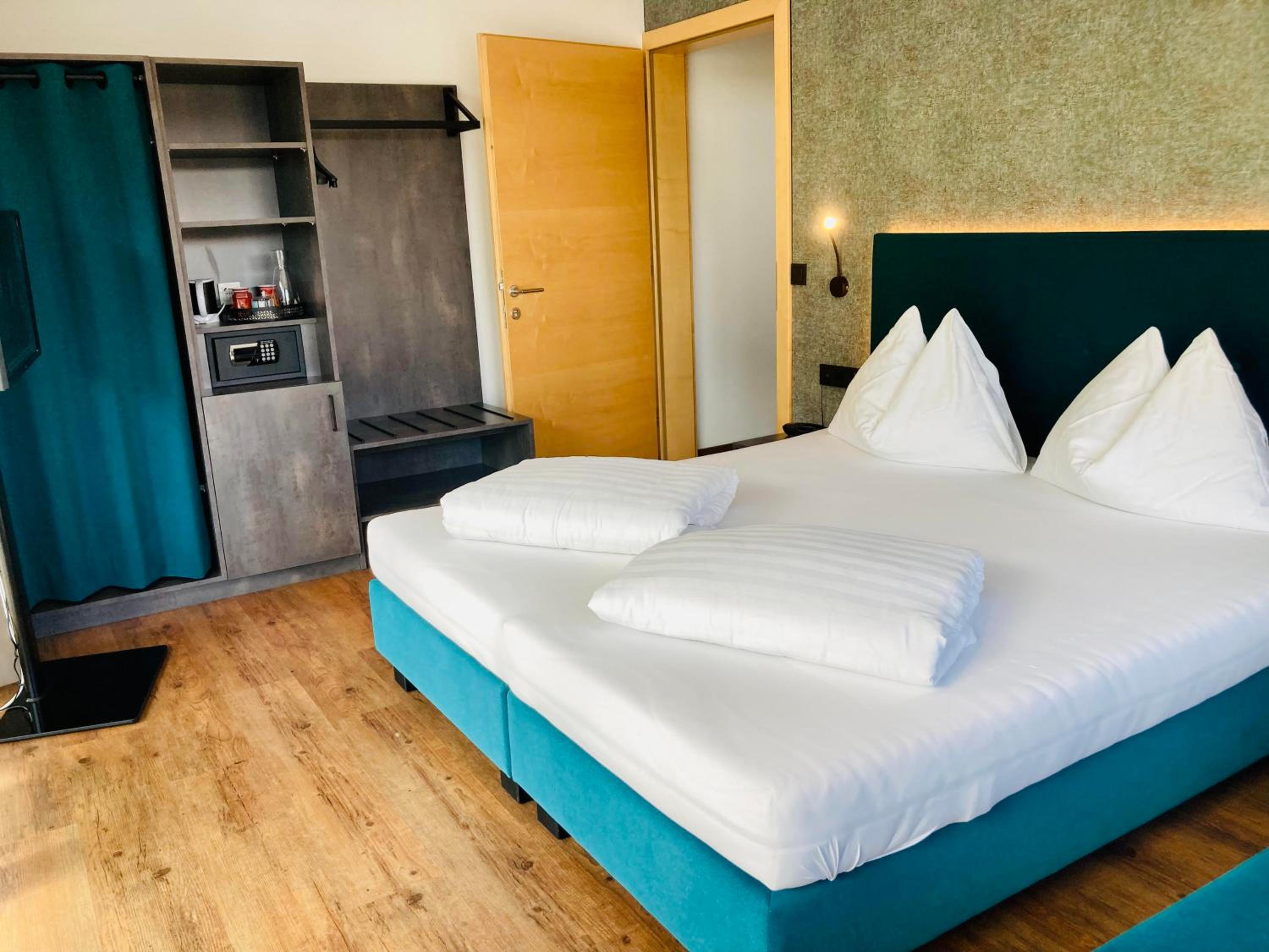 Double Room with Mountain View - Photo 2