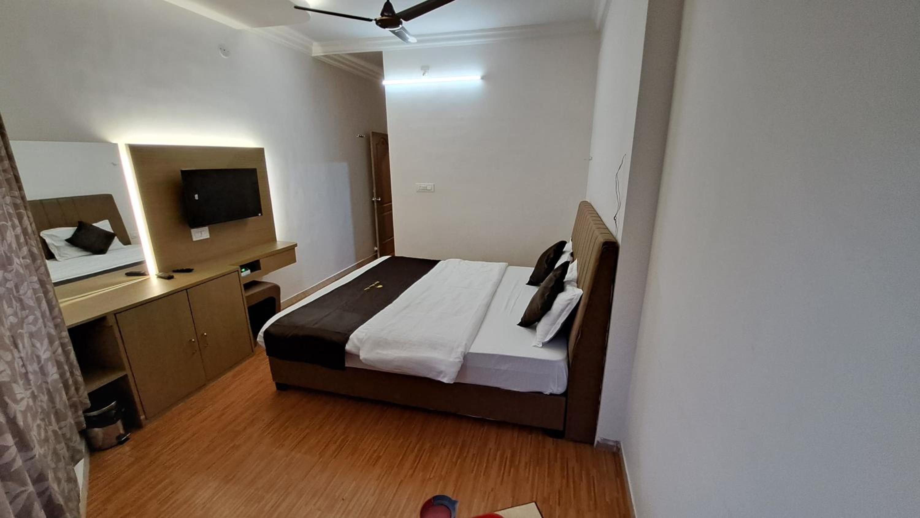 Deluxe Double Room photo 3