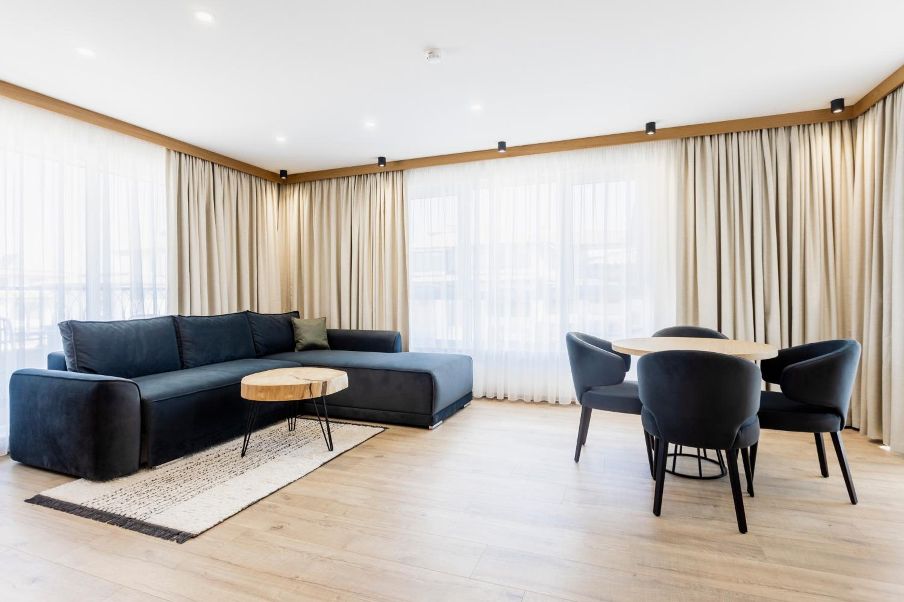 One-Bedroom Apartment with Pool View