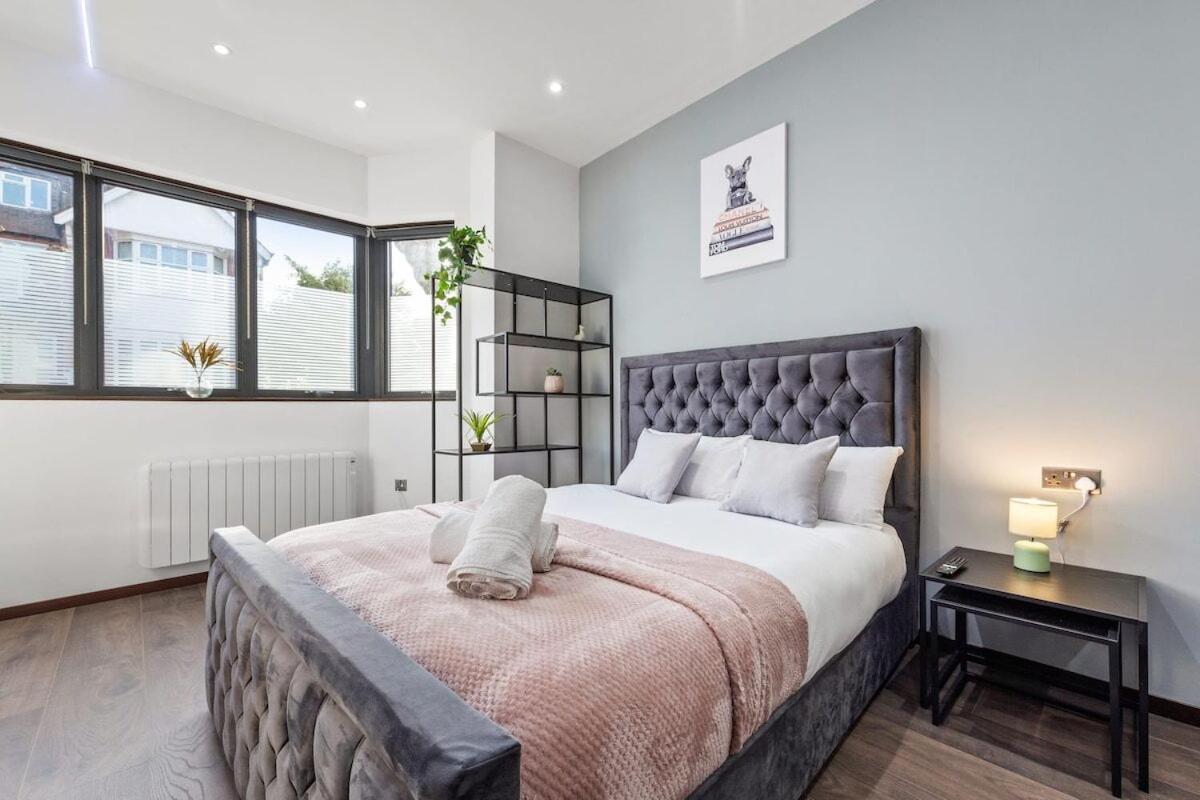 Studio Apartment photo 1