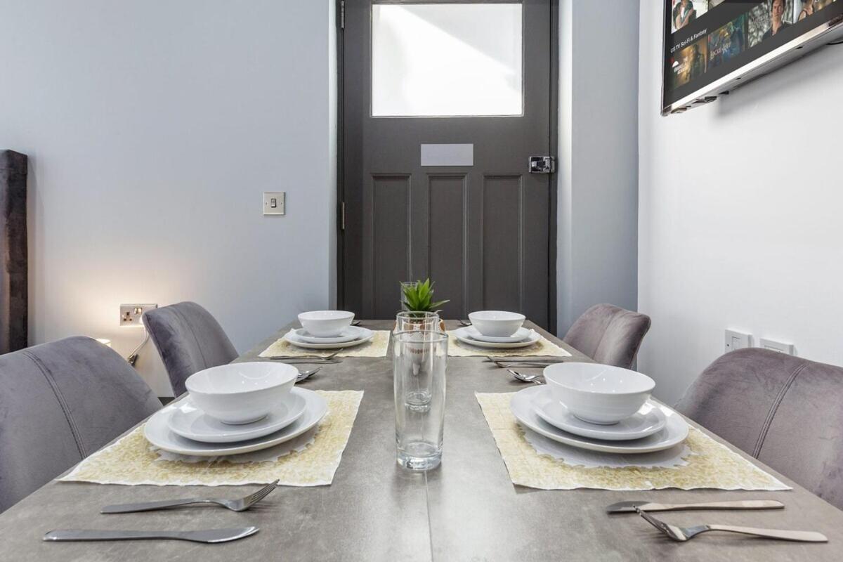 Studio Apartment photo 2