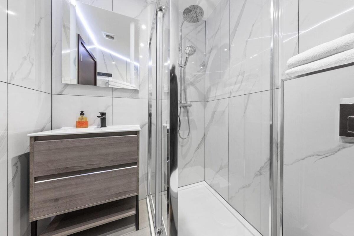 Studio Apartment photo 3