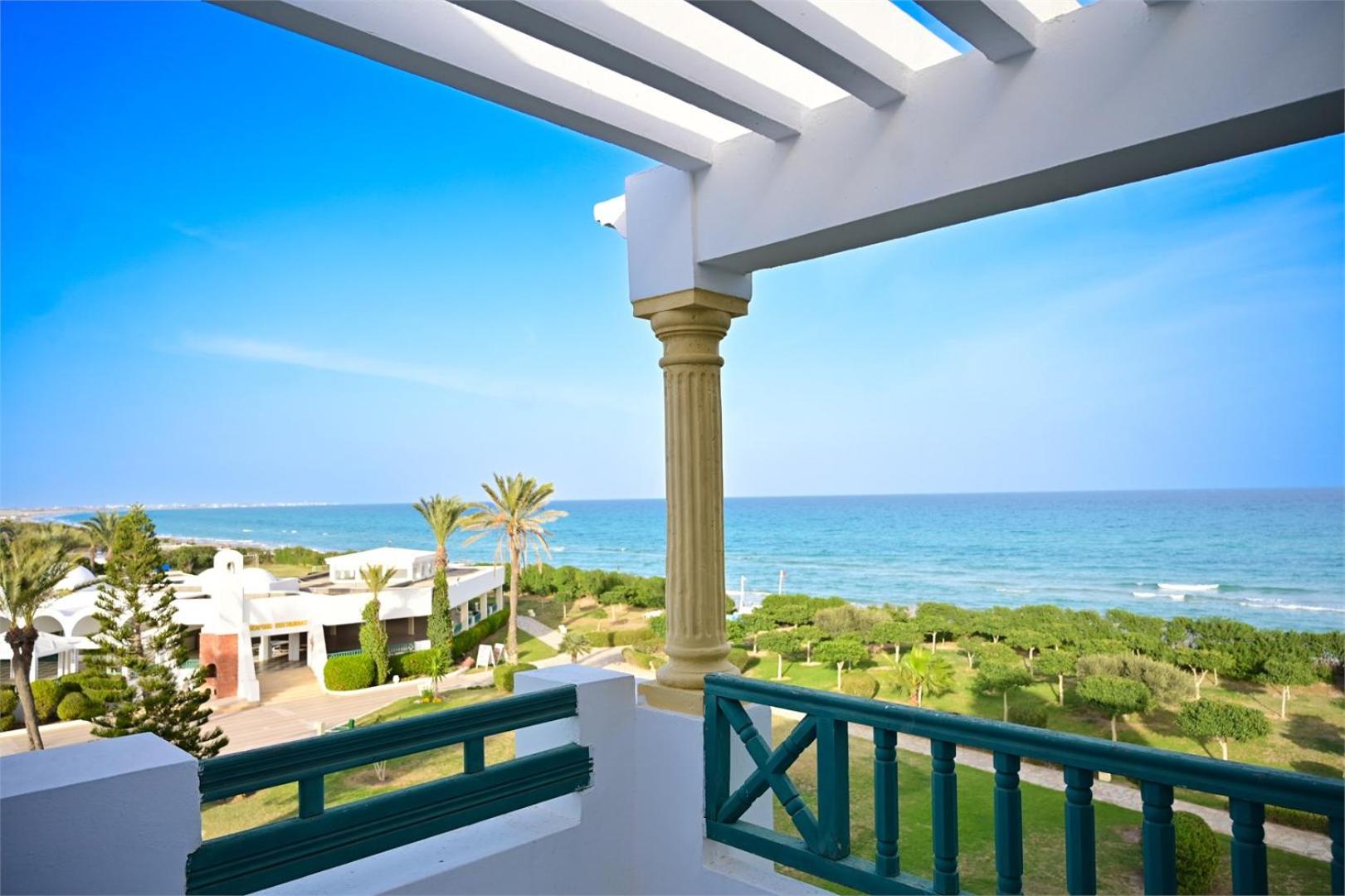 Family Room with Sea View photo 3