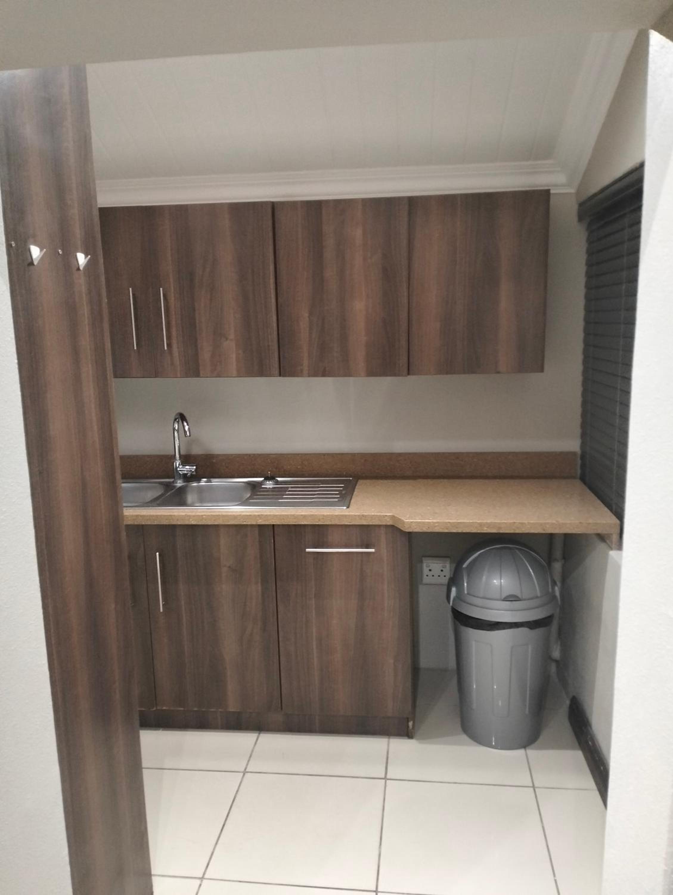 Family Room with Private Bathroom photo 3
