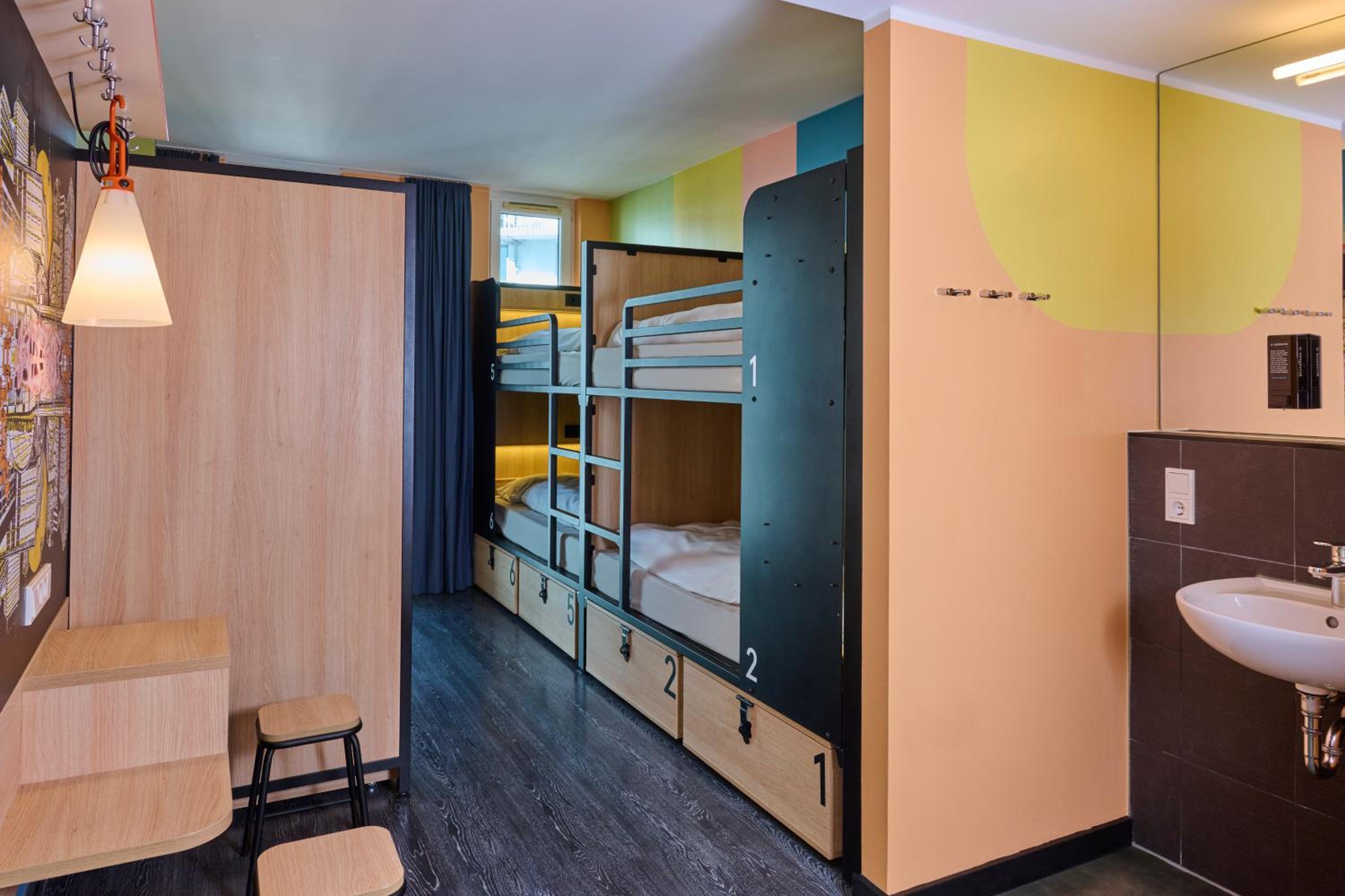 6-Bed Room with Shared Bathroom