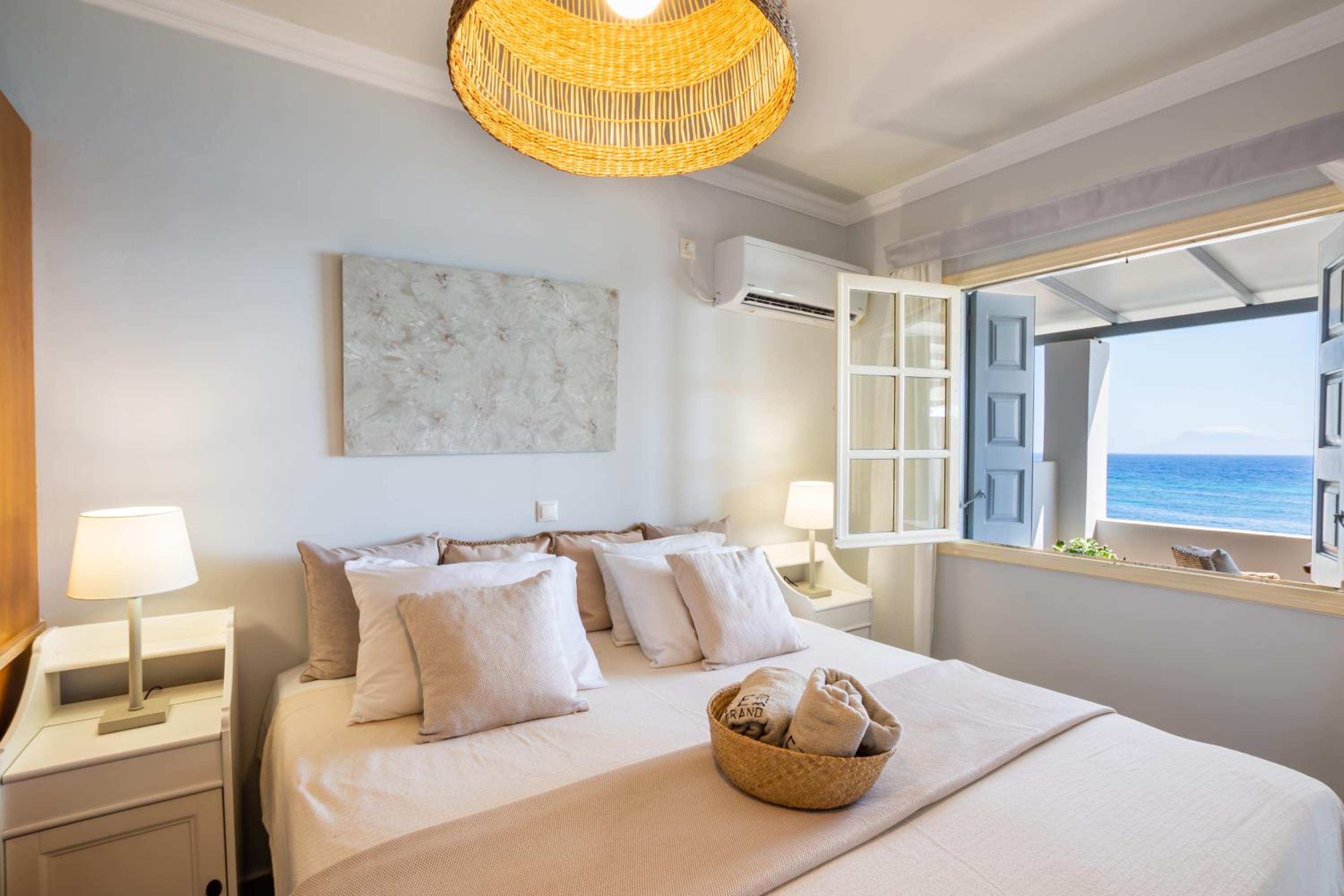 Double Room with Sea View photo 3
