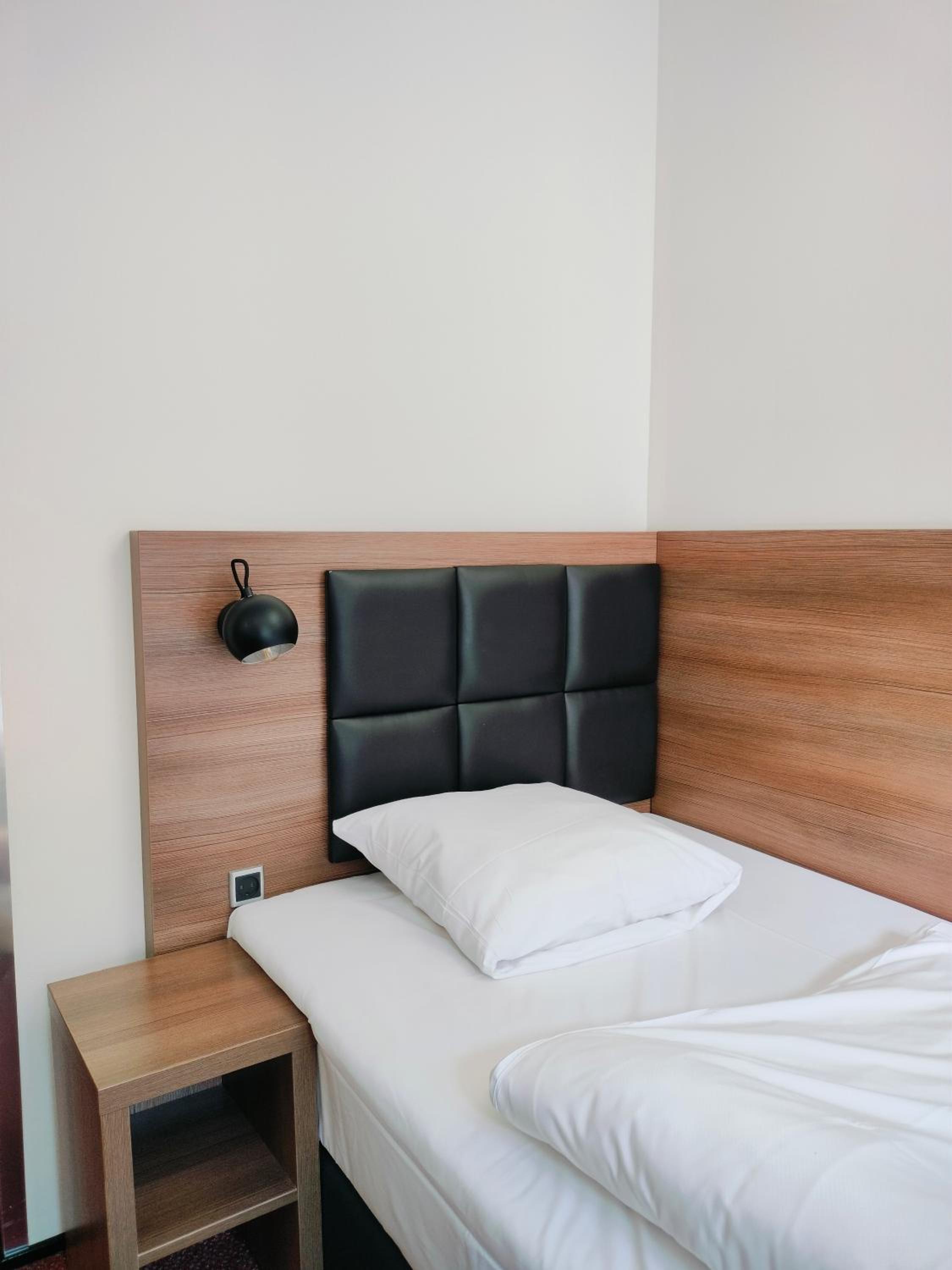 Premium Twin Room photo 2