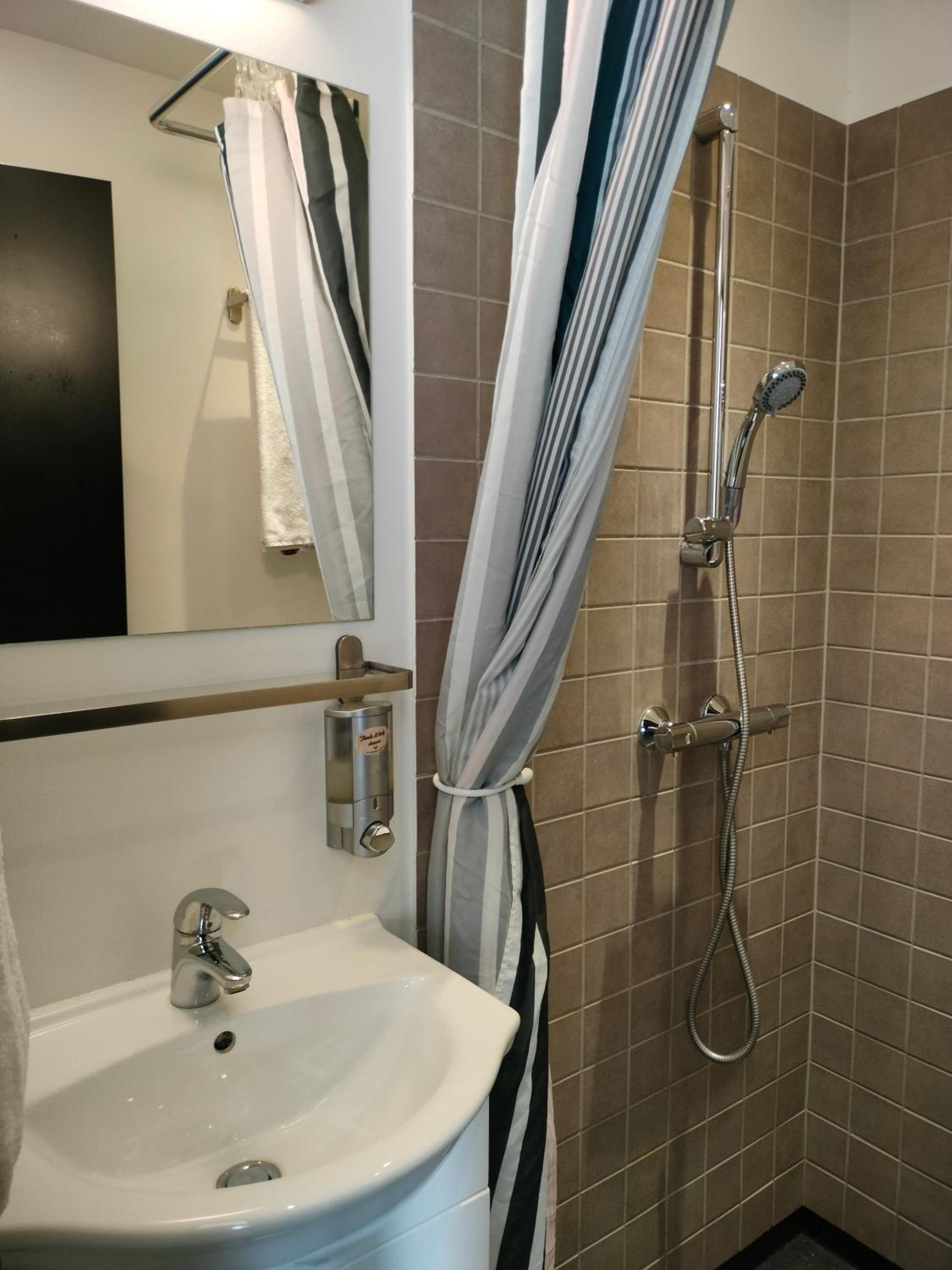 Premium Twin Room photo 2