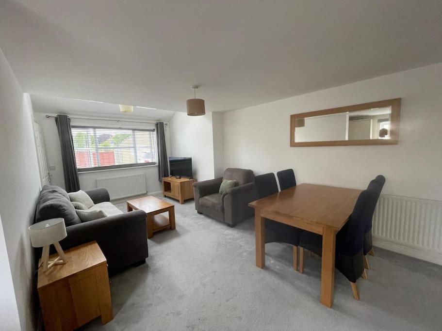 Two-Bedroom Apartment photo 2