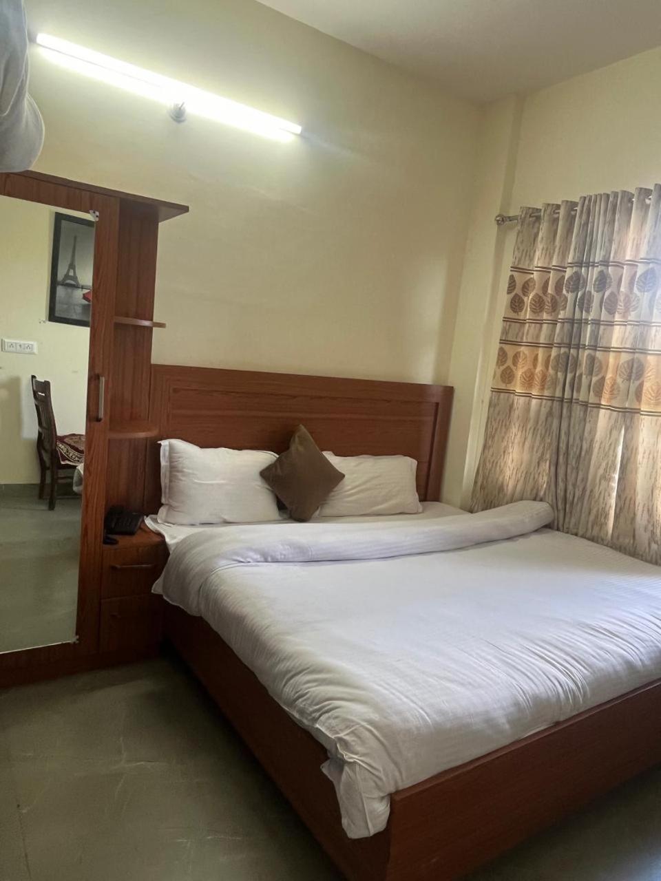 Budget Double Room photo 2