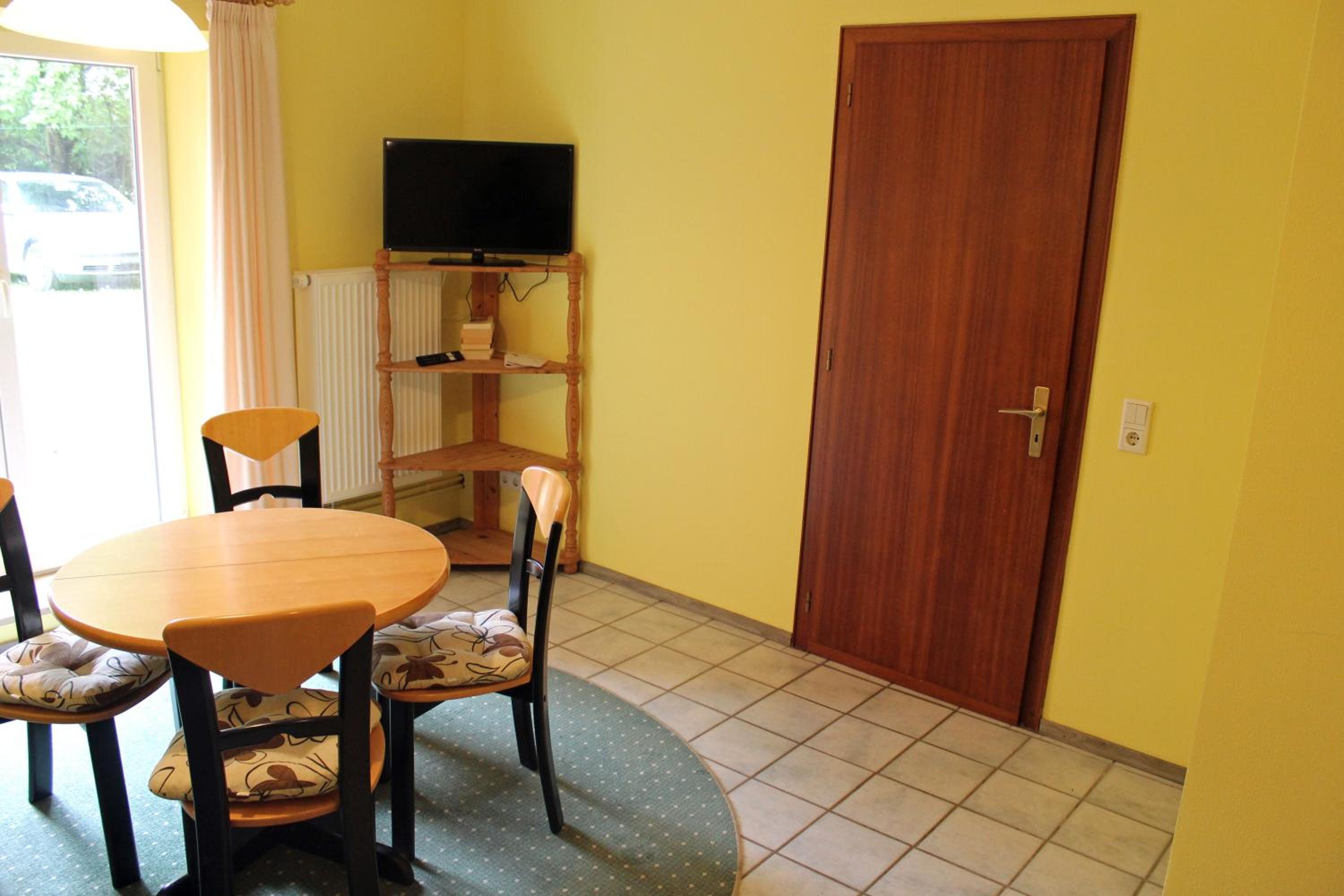 One-Bedroom Apartment with Terrace photo 3