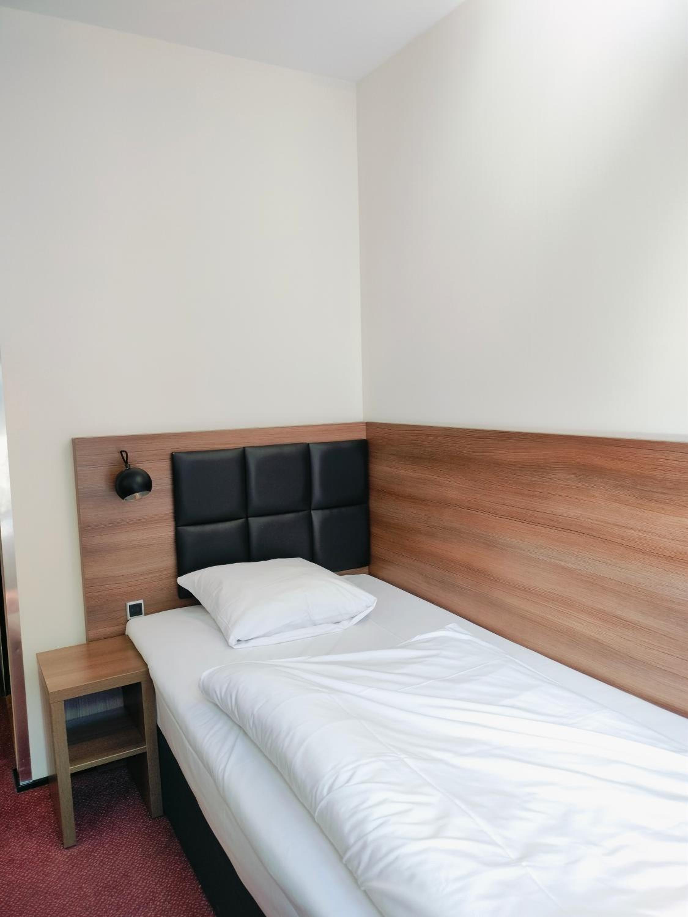 Premium Single Room photo 3