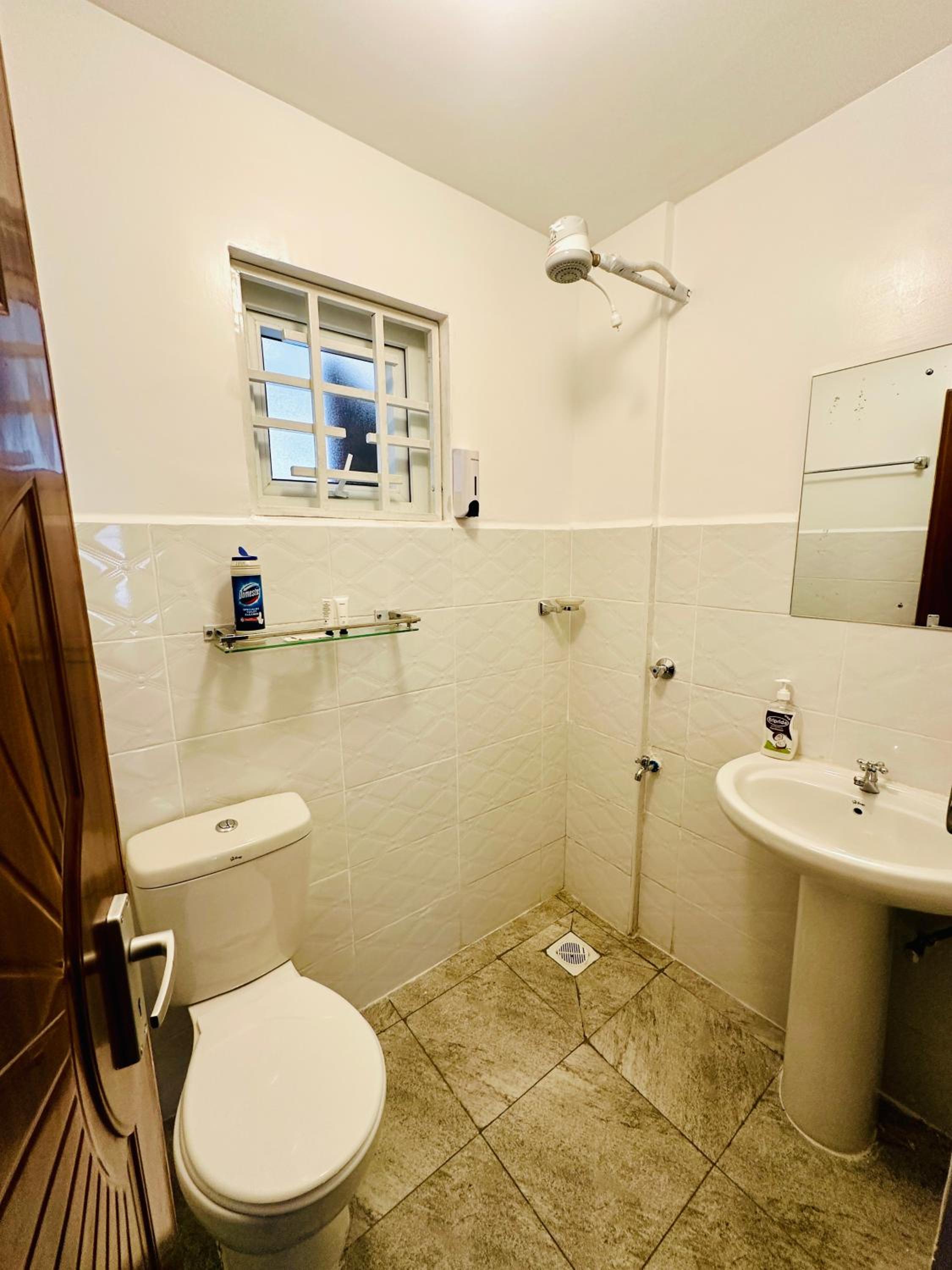 Classic One-Bedroom Apartment with King Bed photo 2