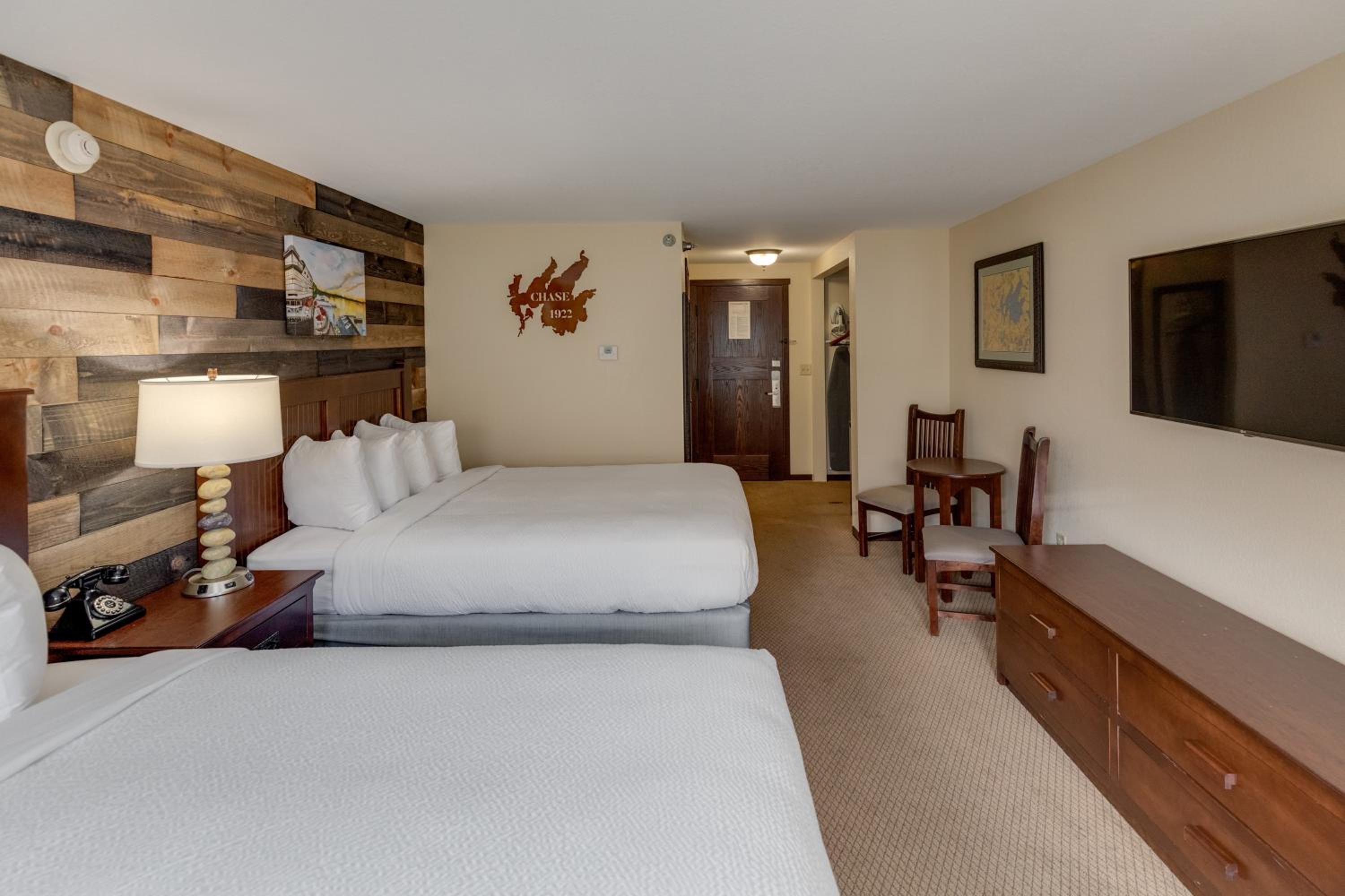 Two Queen Classic Room - Photo 8