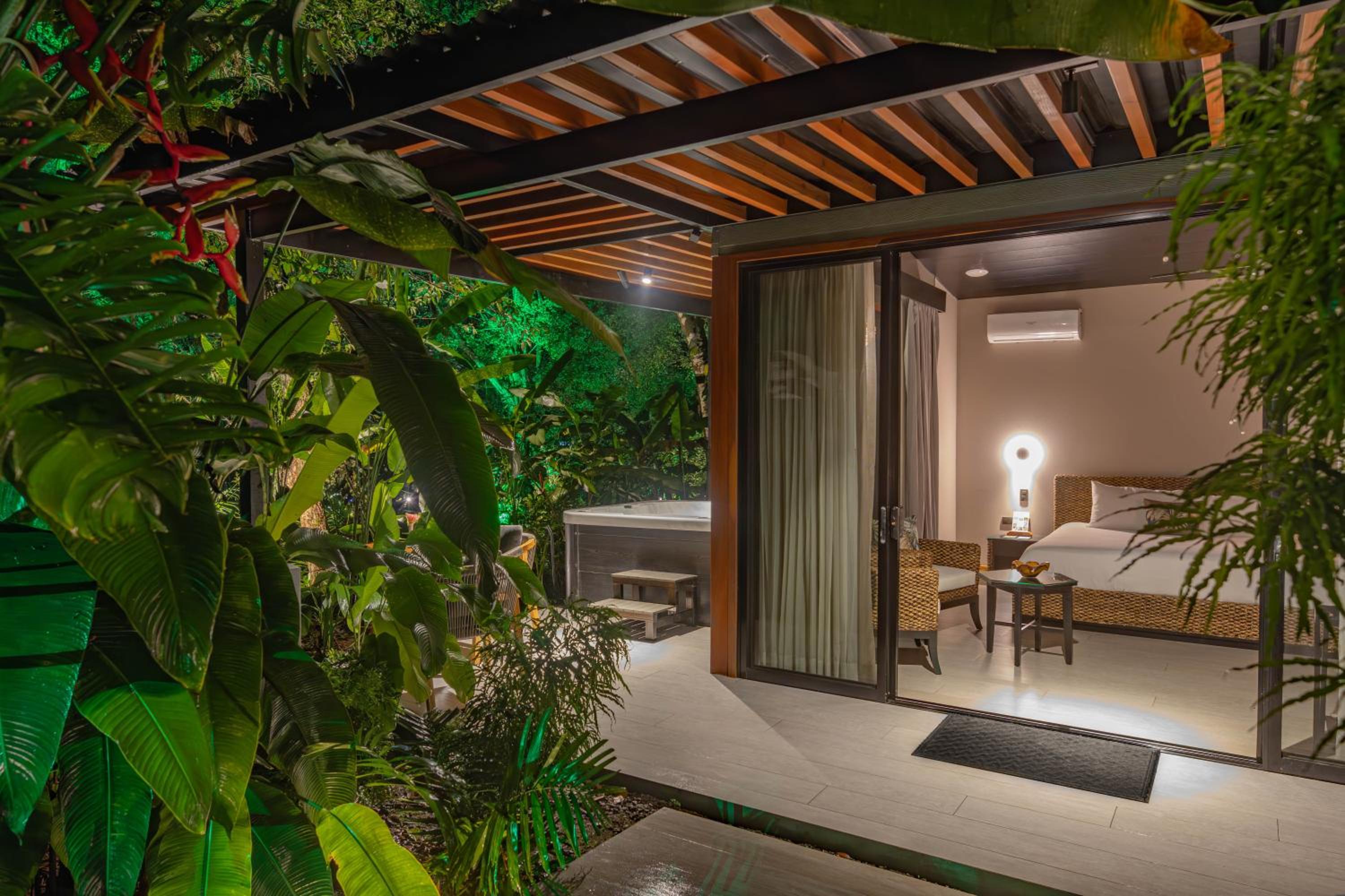 Bangalô de Luxo à Beira do Rio com Spa