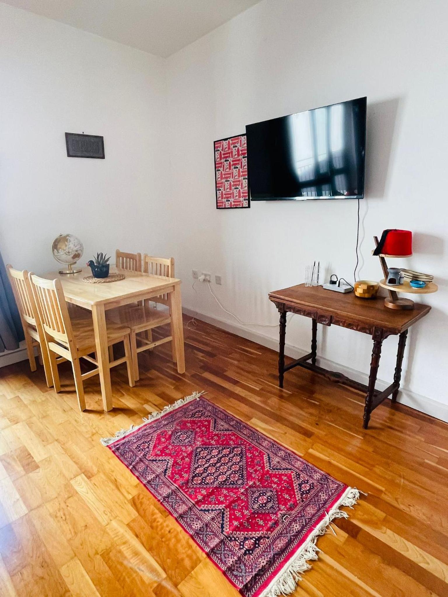 One-Bedroom Apartment photo 3