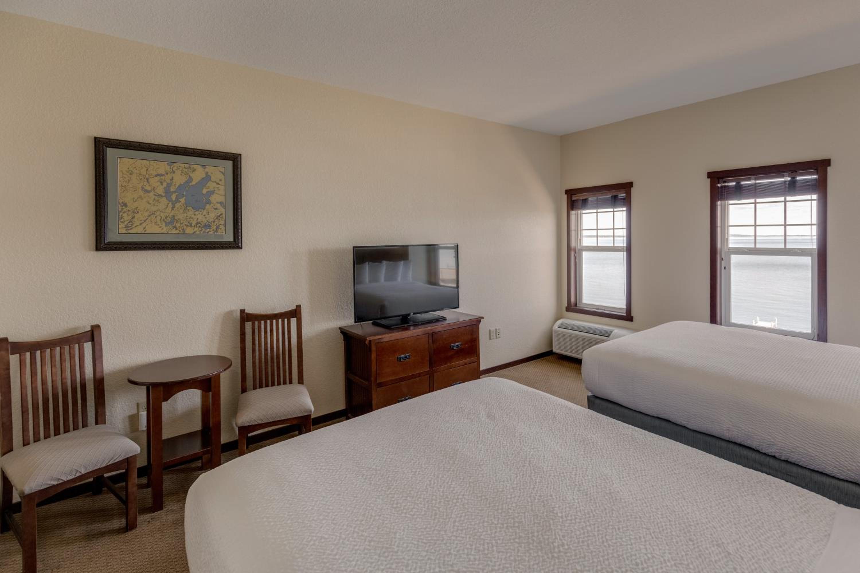 Two Queen Lakeside Room - Photo 6